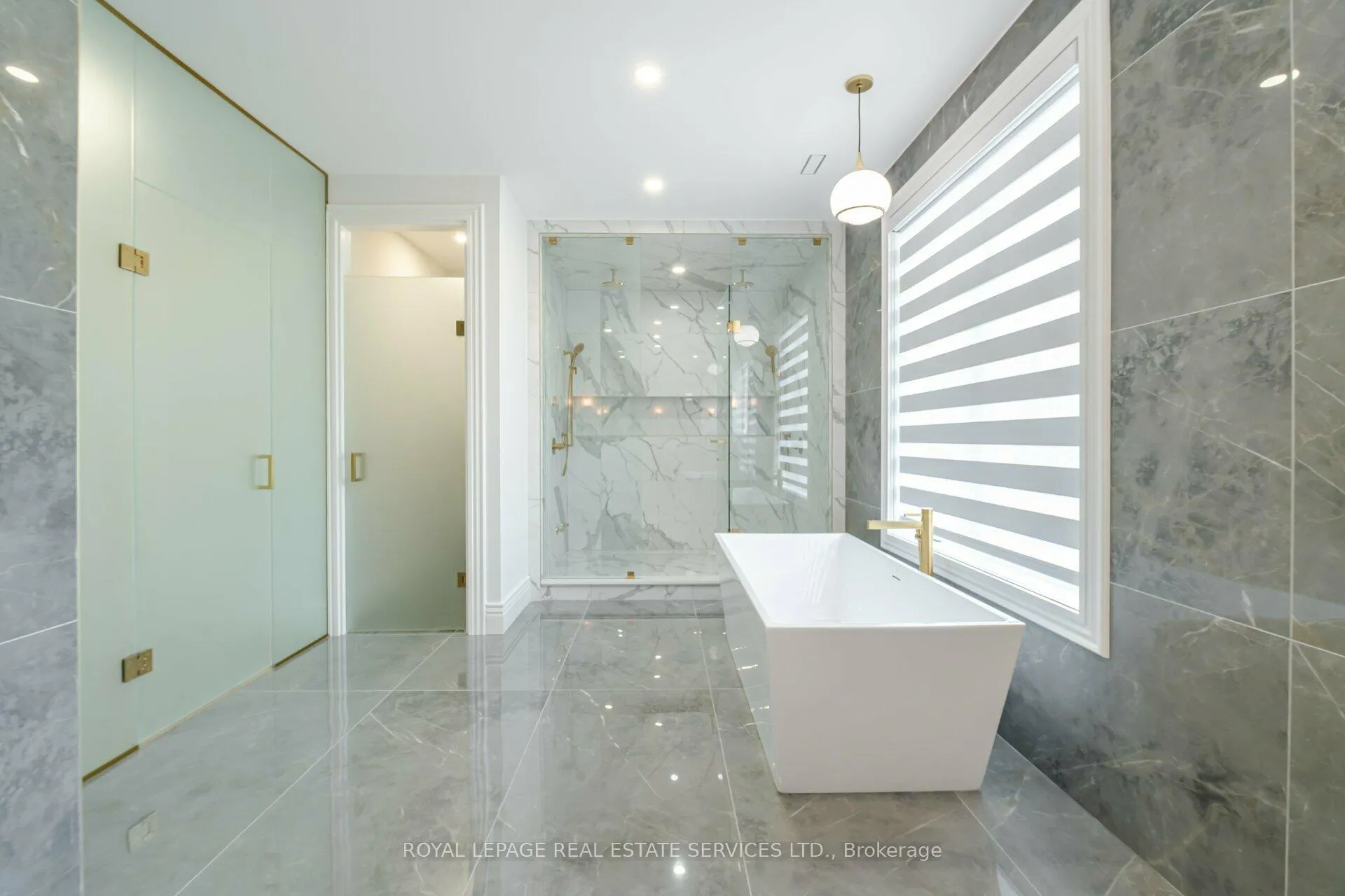 Photo 23 of 2014 Lakeshore Road W, Oakville, Bronte — HOMEH