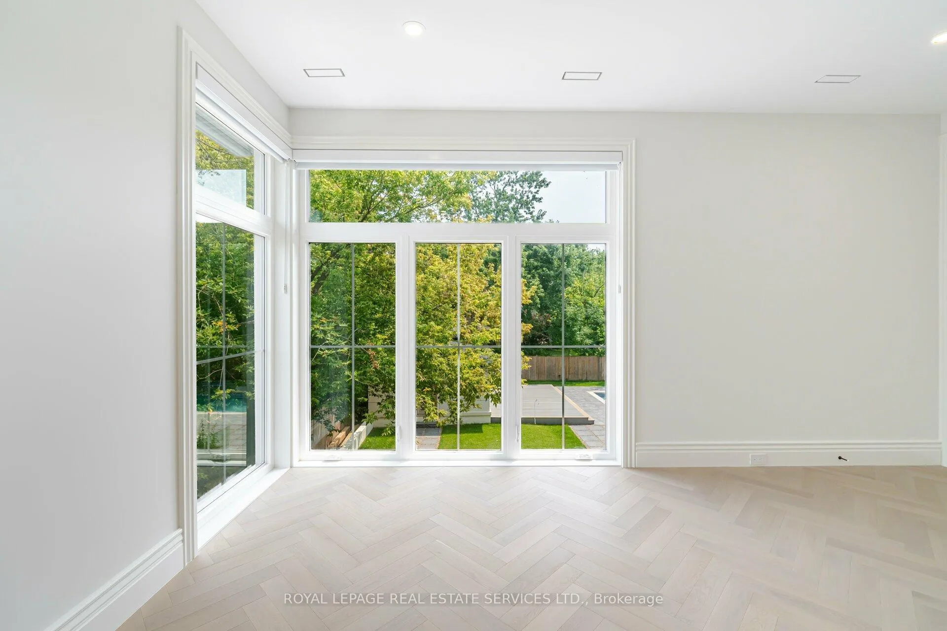 Photo 29 of 2014 Lakeshore Road W, Oakville, Bronte — HOMEH