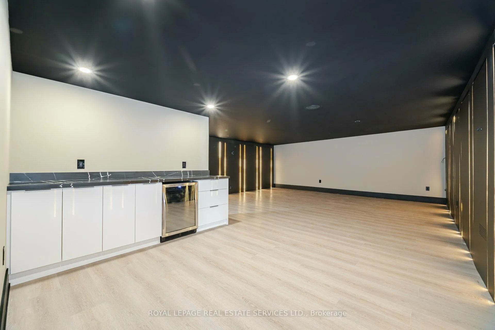 Photo 50 of 2014 Lakeshore Road W, Oakville, Bronte — HOMEH