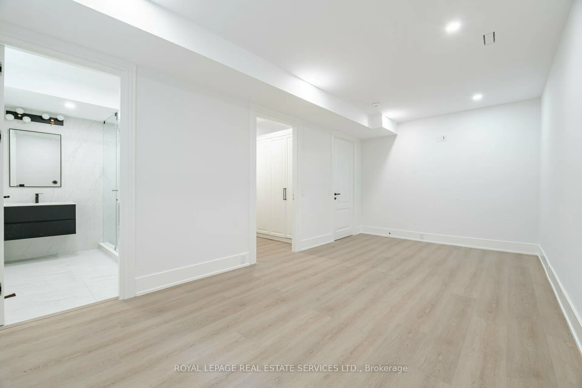 Photo 38 of 2014 Lakeshore Road W, Oakville, Bronte — HOMEH