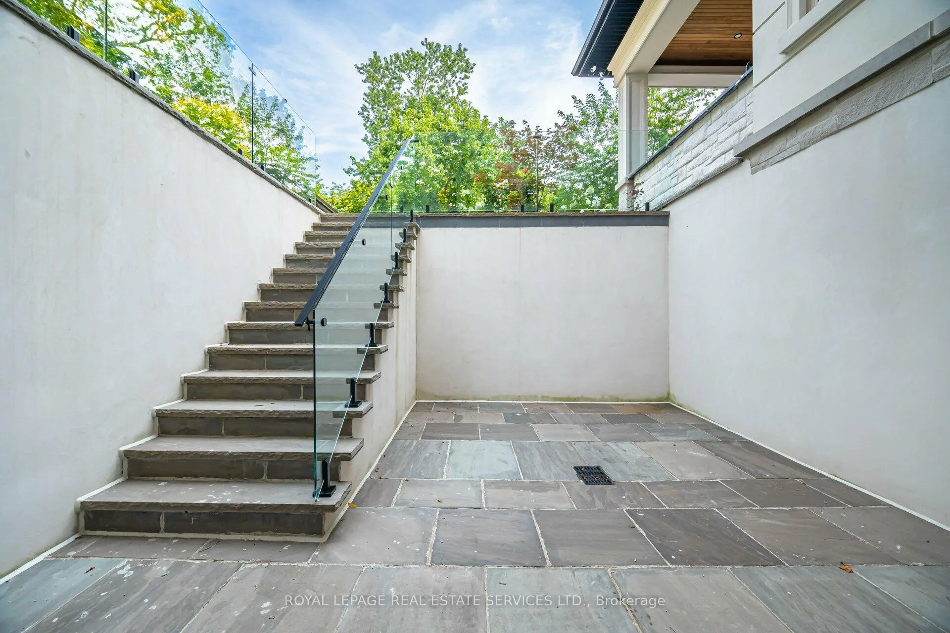 Photo 41 of 2014 Lakeshore Road W, Oakville, Bronte — HOMEH