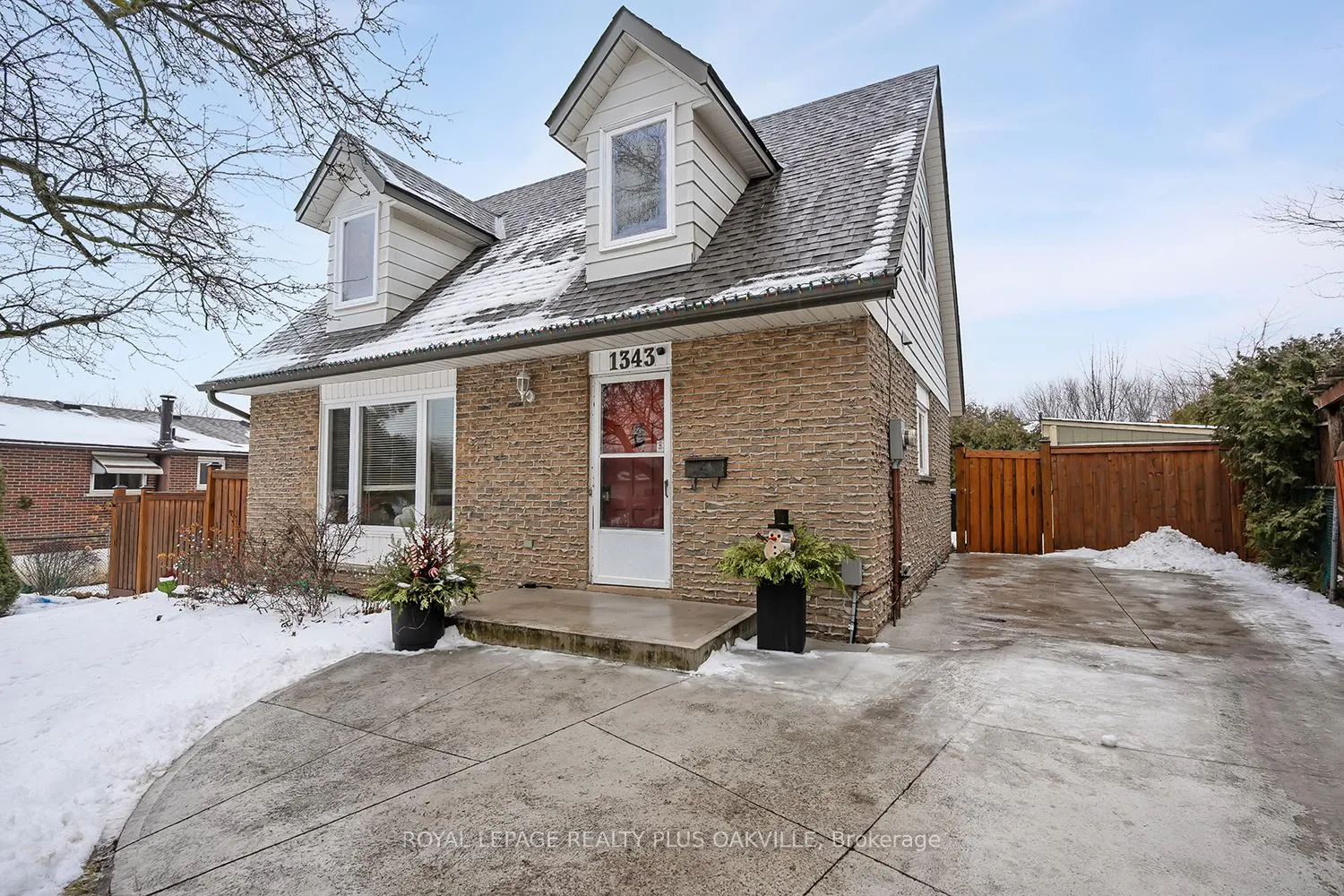 Photo 4 of 1343 Janina Boulevard, Burlington, Tyandaga — HOMEH