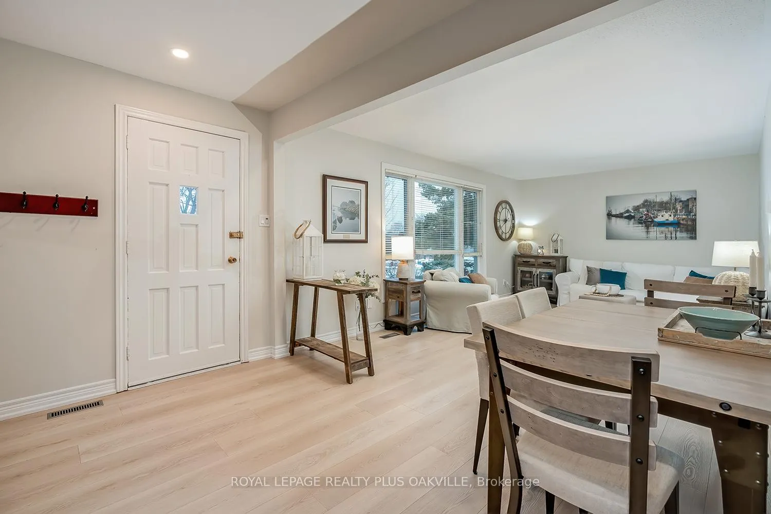 Photo 6 of 1343 Janina Boulevard, Burlington, Tyandaga — HOMEH