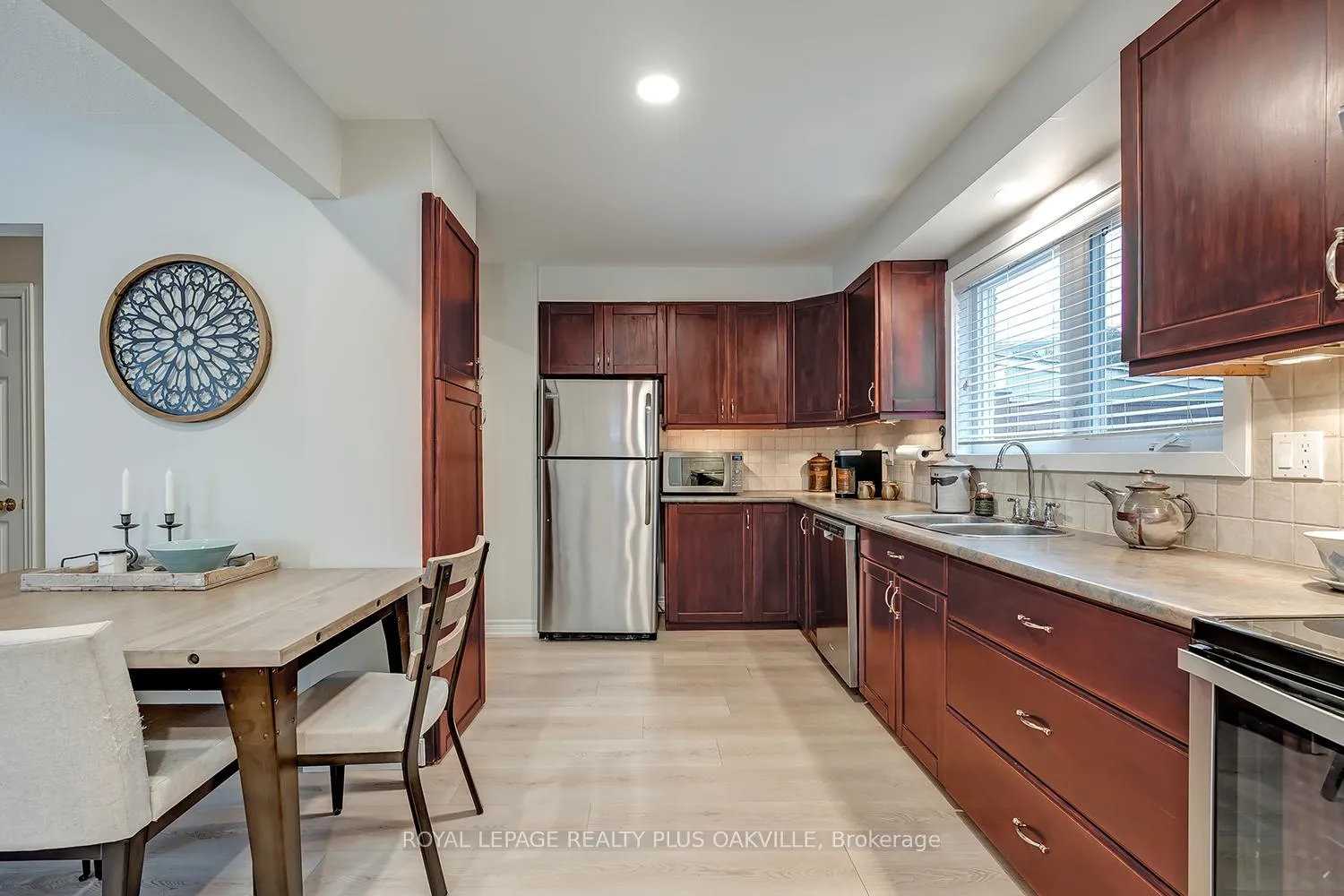 Photo 9 of 1343 Janina Boulevard, Burlington, Tyandaga — HOMEH