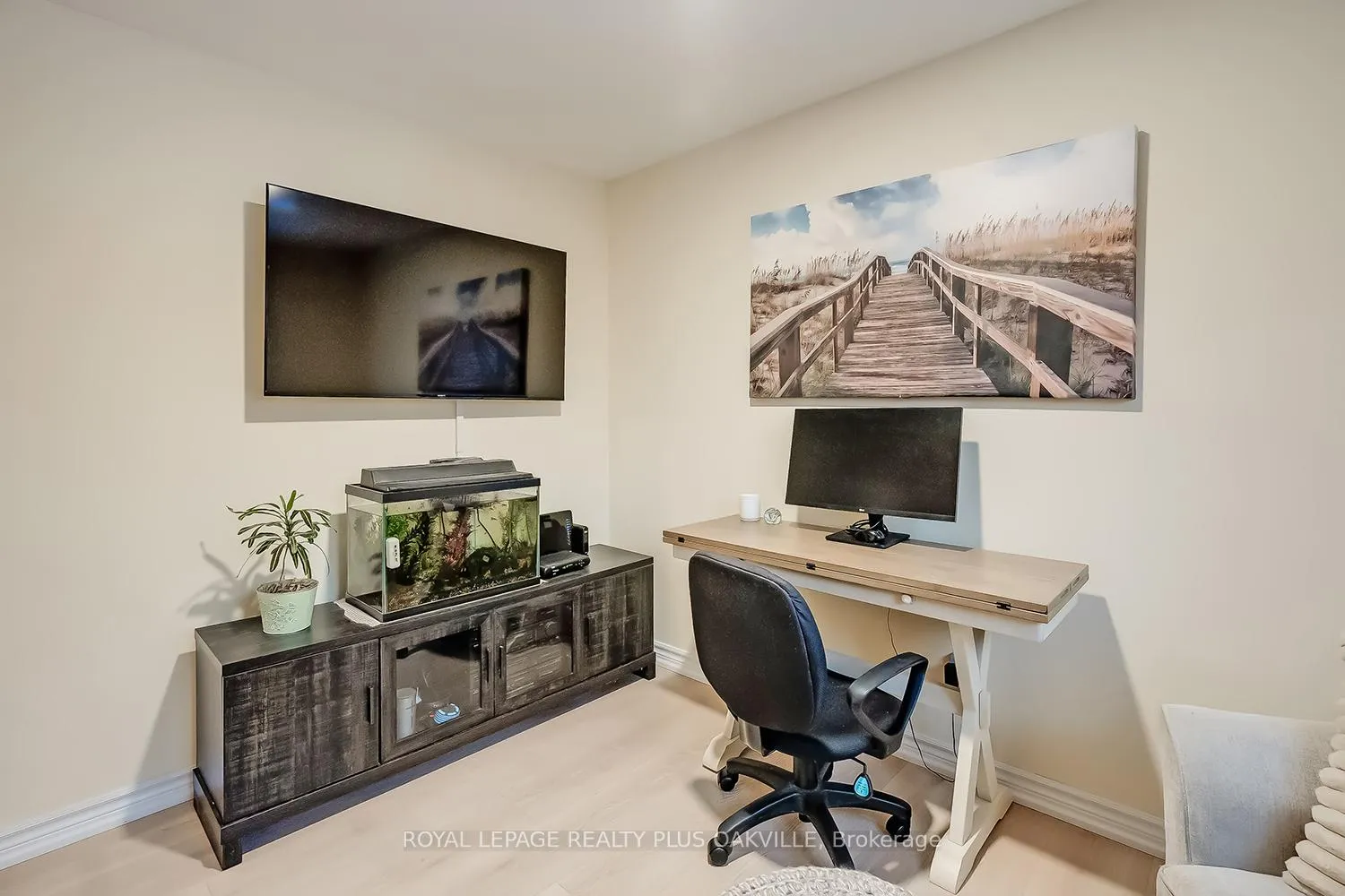 Photo 18 of 1343 Janina Boulevard, Burlington, Tyandaga — HOMEH