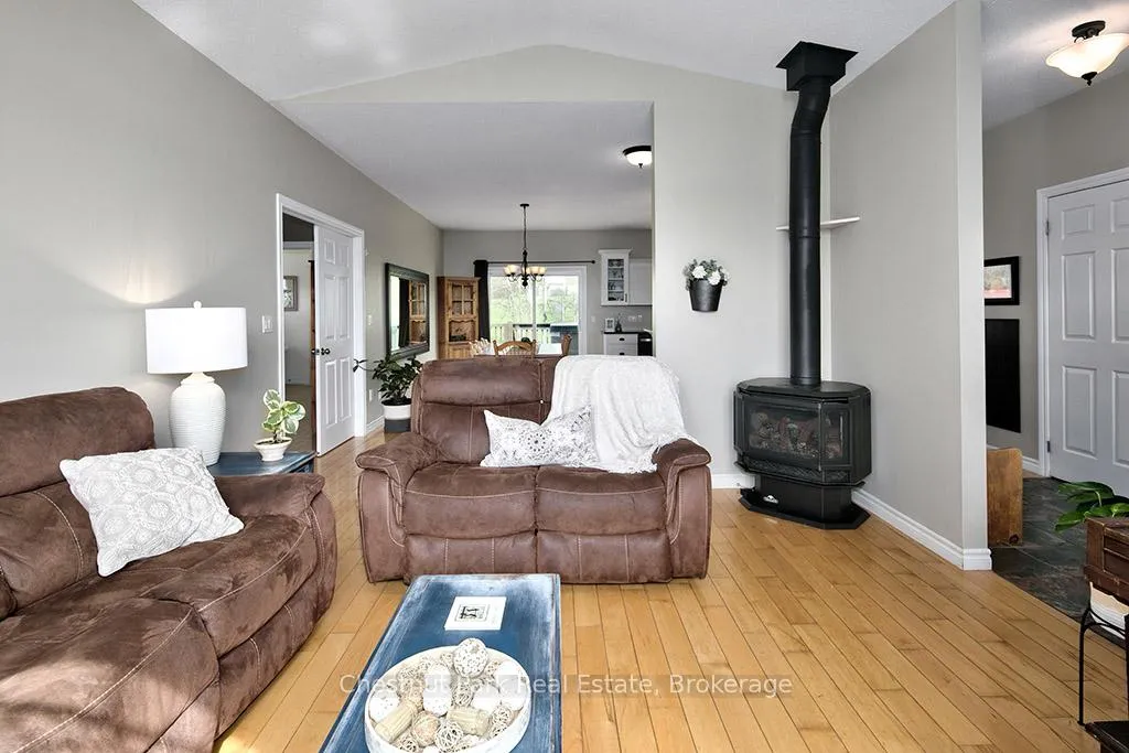 Photo 14 of 596481 Concession 10, Chatsworth — HOMEH