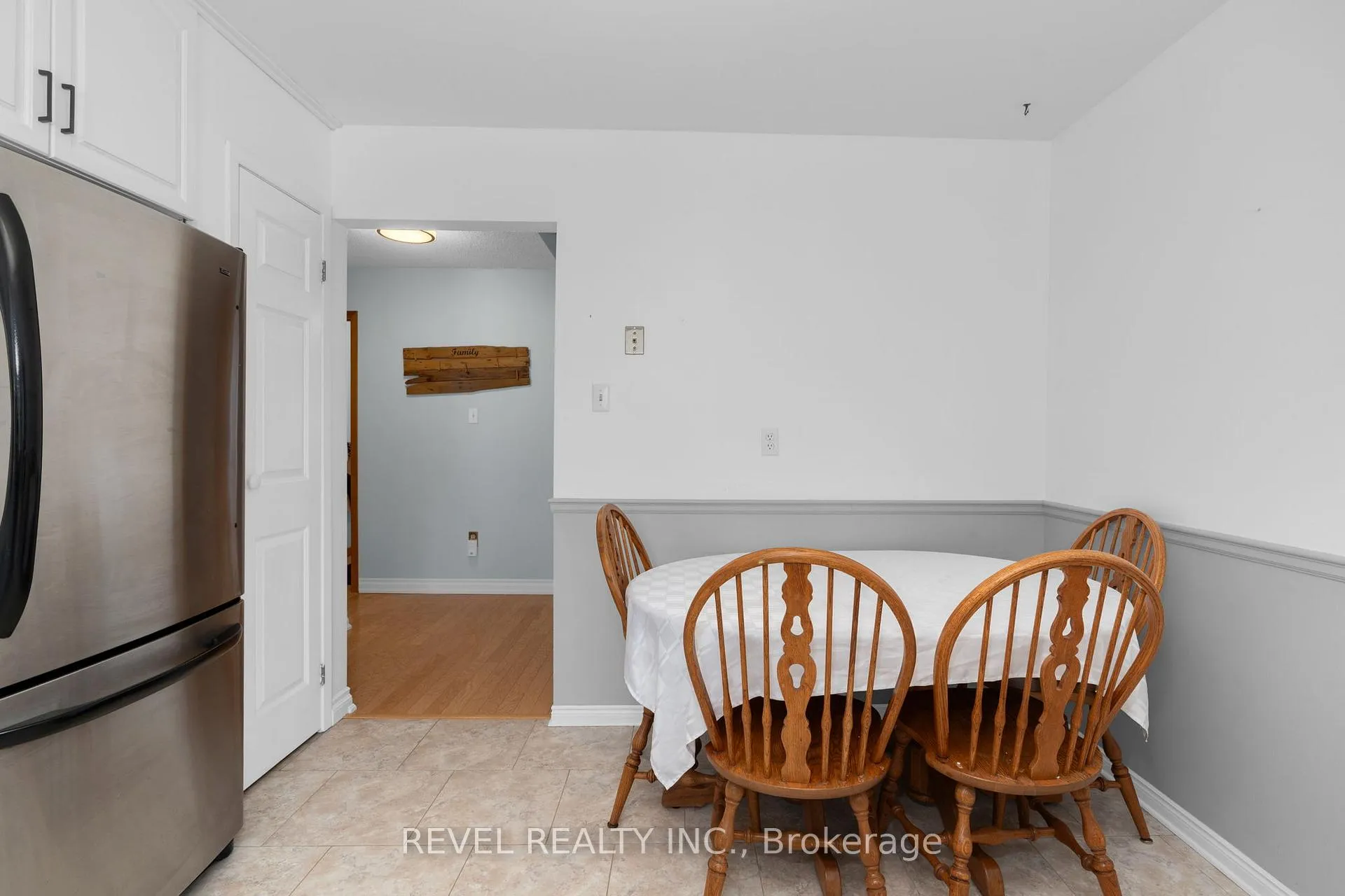 Photo 9 of 70 Lillian Crescent, Barrie, Sunnidale — HOMEH
