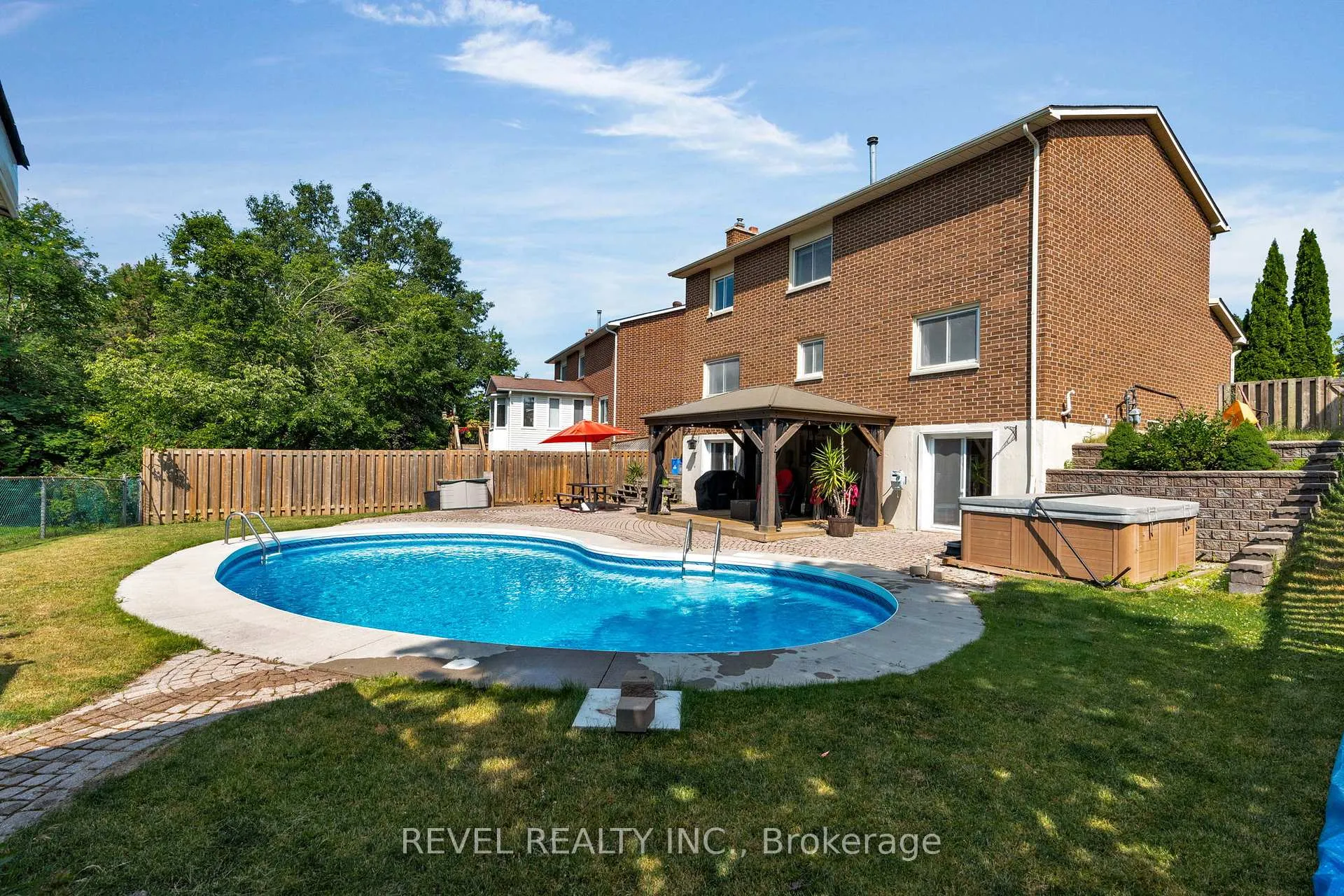 Photo 32 of 70 Lillian Crescent, Barrie, Sunnidale — HOMEH