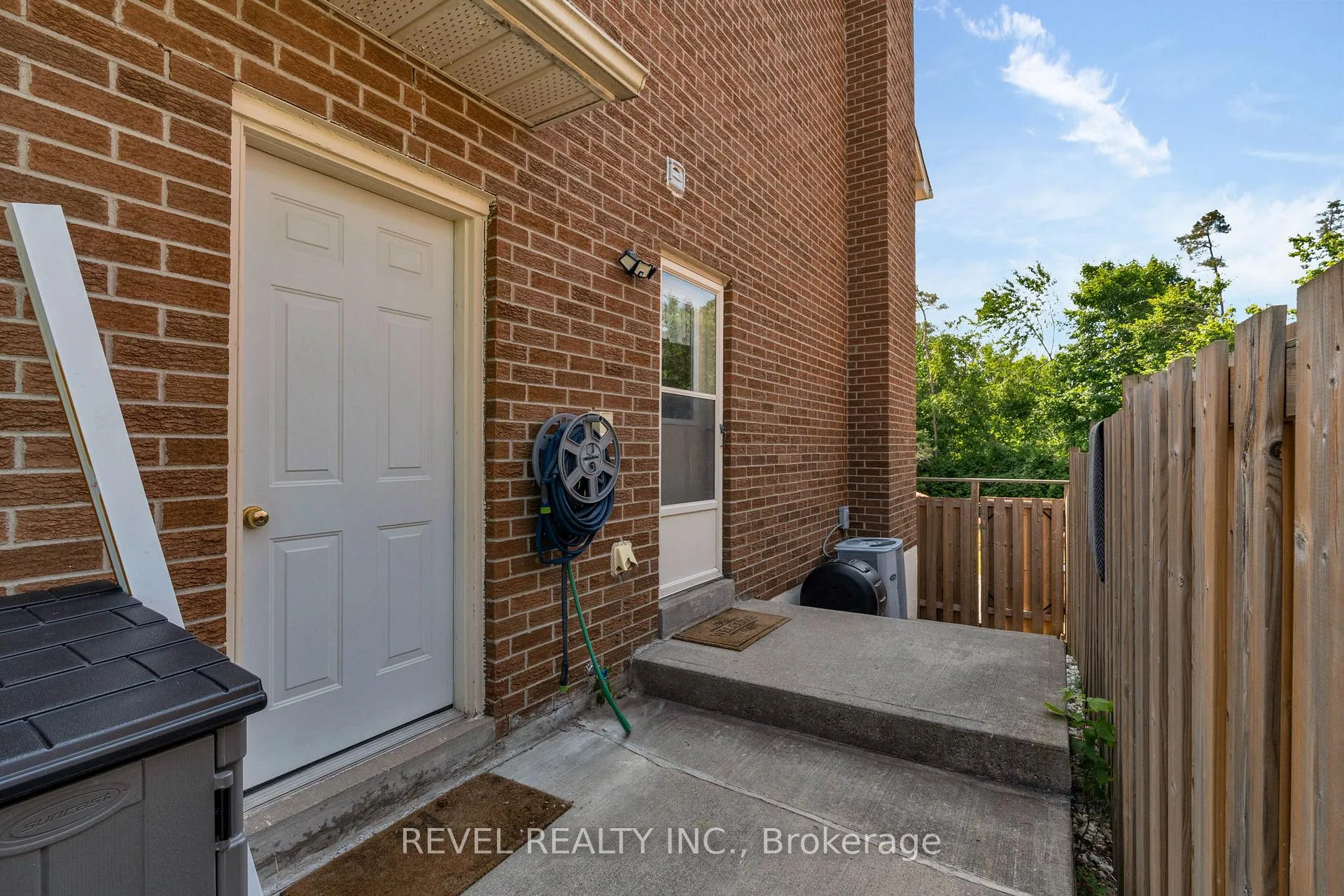Photo 35 of 70 Lillian Crescent, Barrie, Sunnidale — HOMEH