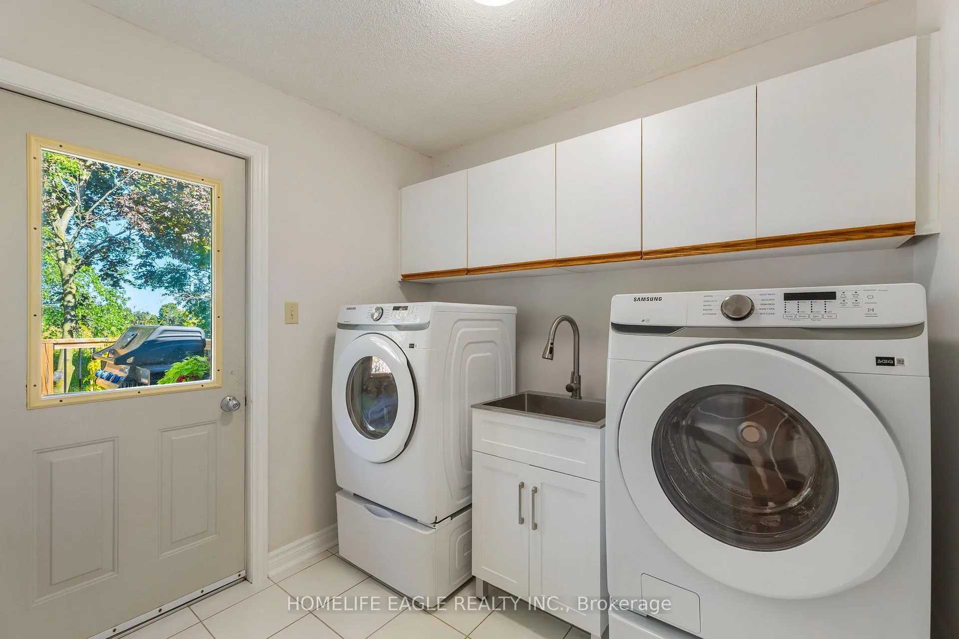 Photo 12 of 2132 14th Line, Innisfil, Gilford — HOMEH