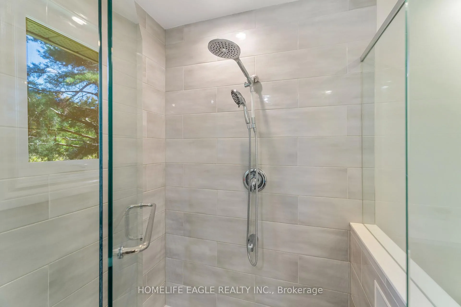 Photo 16 of 2132 14th Line, Innisfil, Gilford — HOMEH