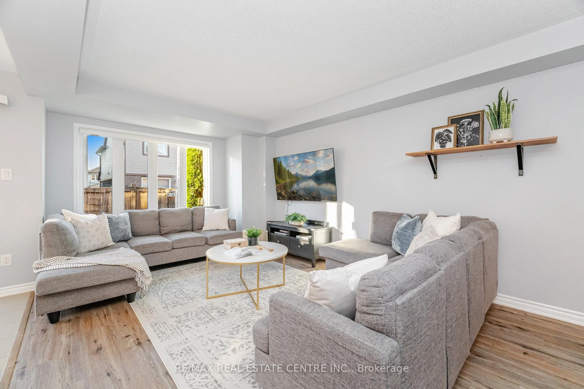 Photo 11 of 322 Chuchmach Close, Milton, Willmott — HOMEH