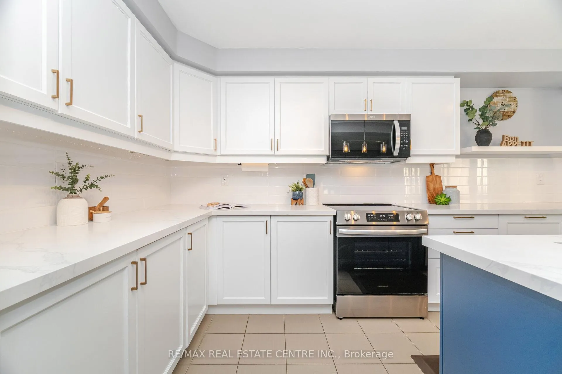 Photo 16 of 322 Chuchmach Close, Milton, Willmott — HOMEH