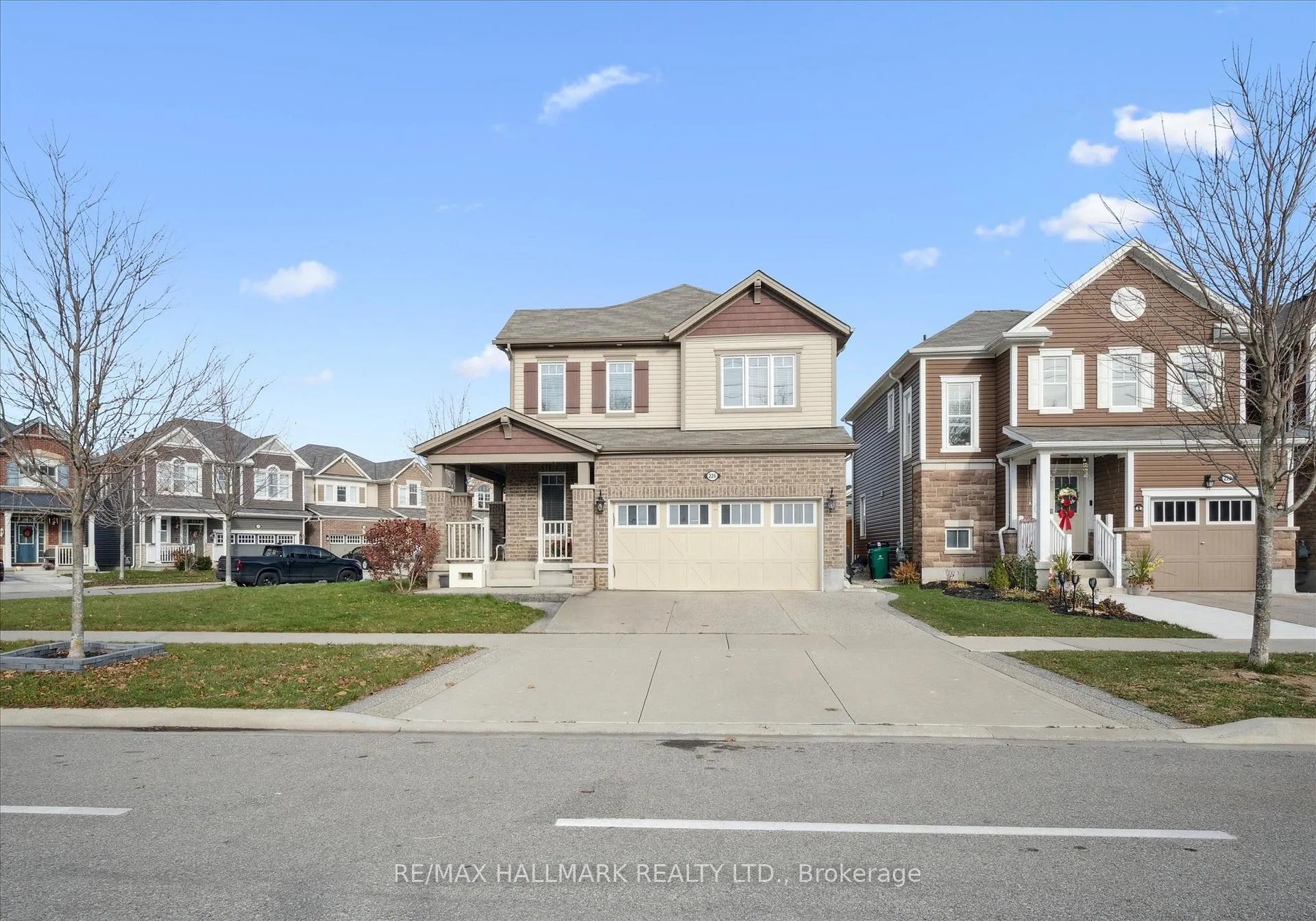 Photo 2 of 226 Amand Drive, Kitchener, Rosenburg — HOMEH