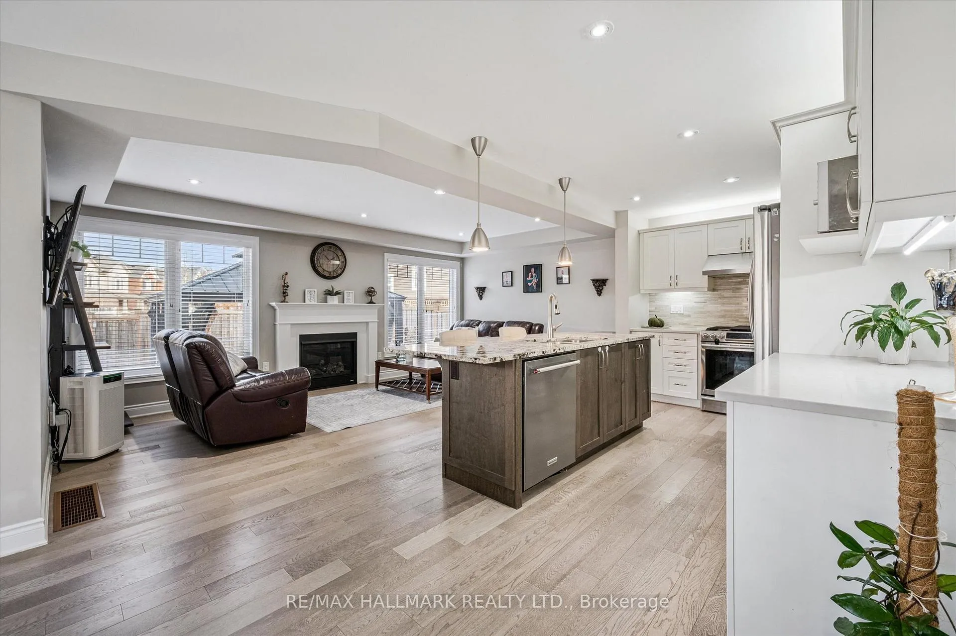 Photo 6 of 226 Amand Drive, Kitchener, Rosenburg — HOMEH