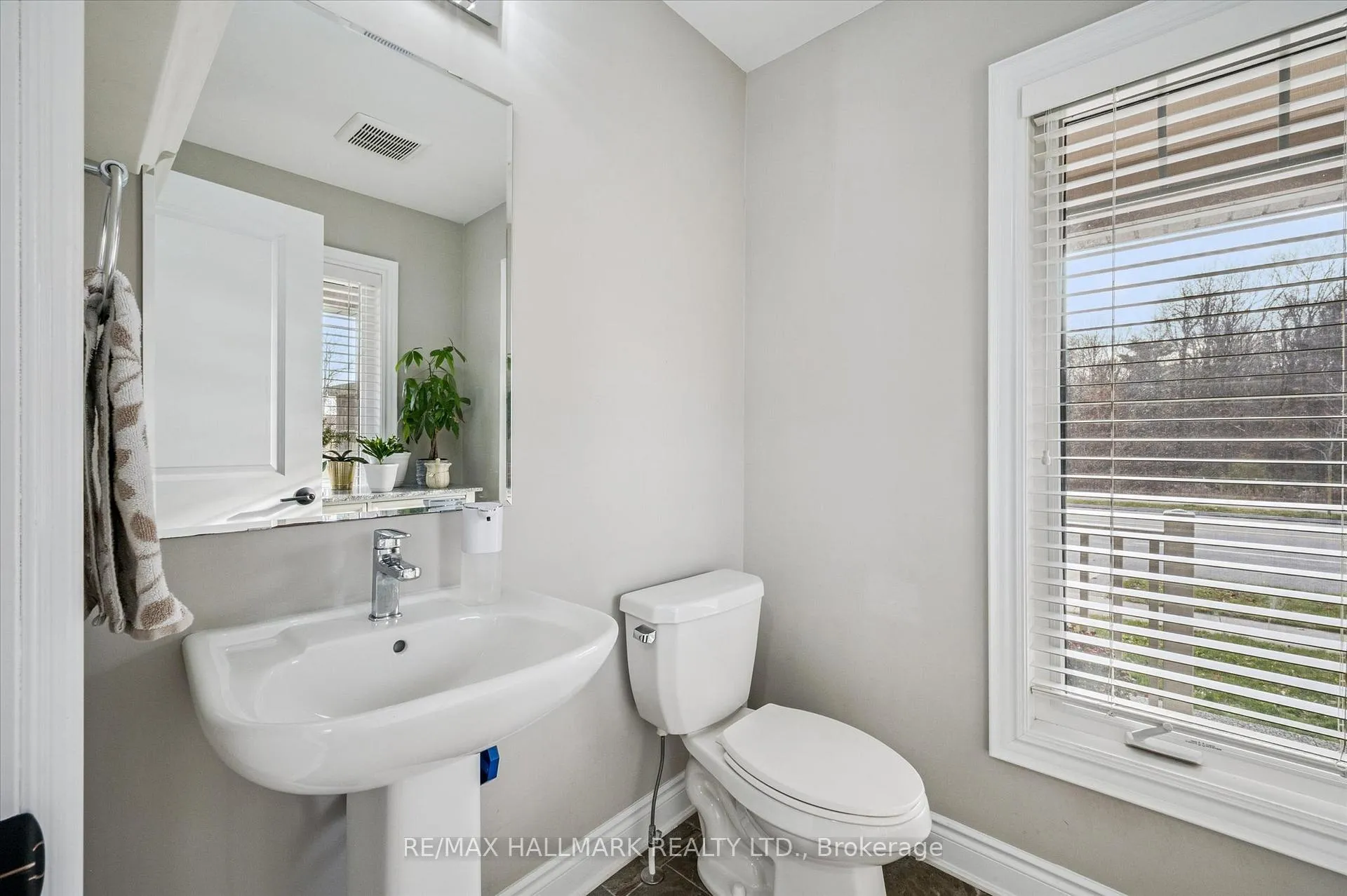 Photo 14 of 226 Amand Drive, Kitchener, Rosenburg — HOMEH