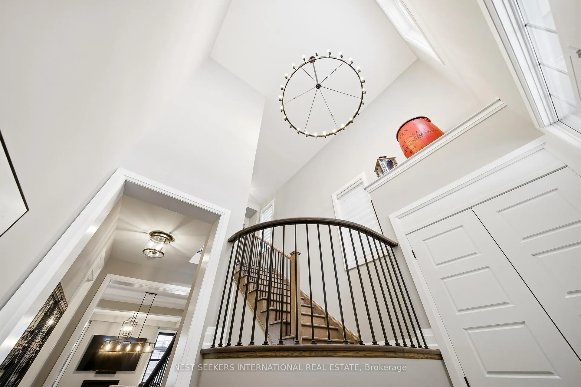 Photo 2 of 22 Ten Pines Road, Vaughan, Kleinburg — HOMEH