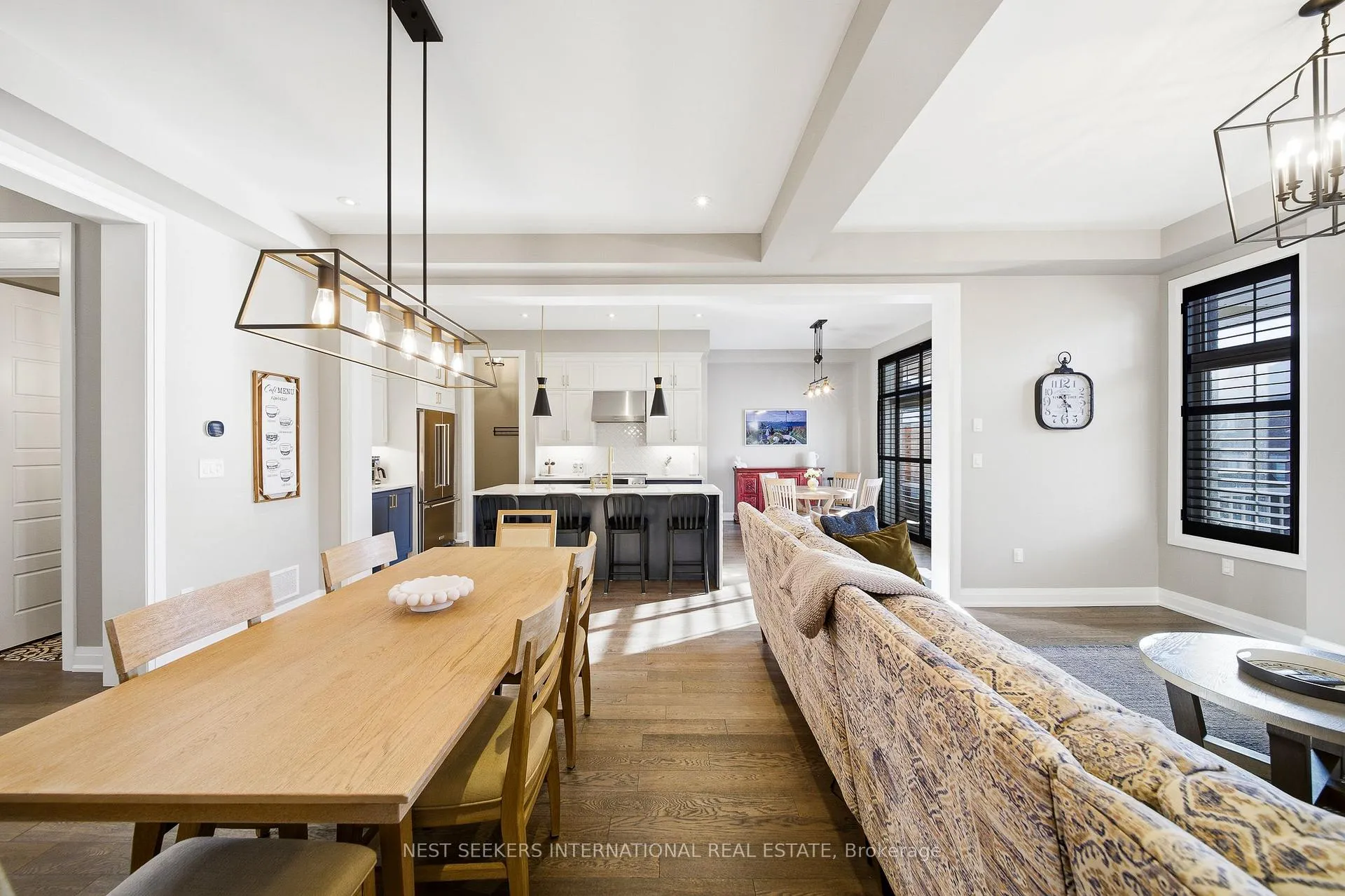 Photo 3 of 22 Ten Pines Road, Vaughan, Kleinburg — HOMEH