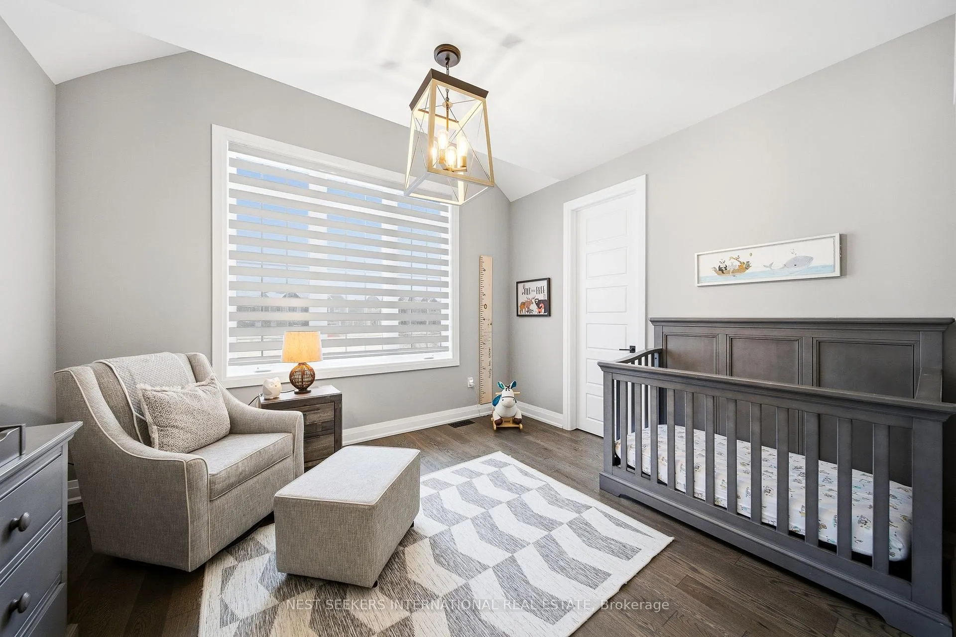 Photo 18 of 22 Ten Pines Road, Vaughan, Kleinburg — HOMEH