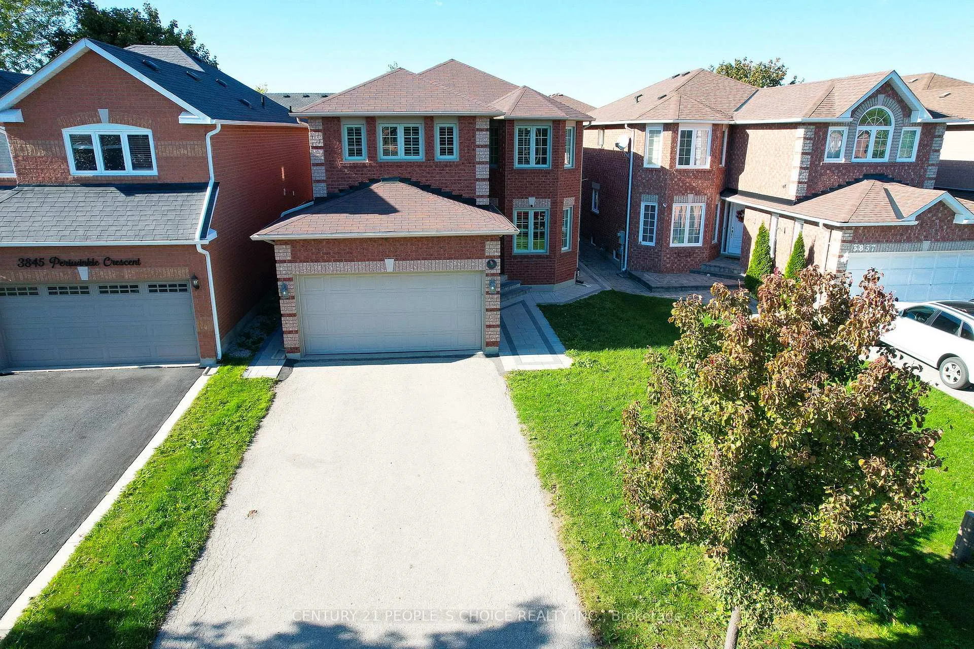 Front of 3841 Periwinkle Crescent