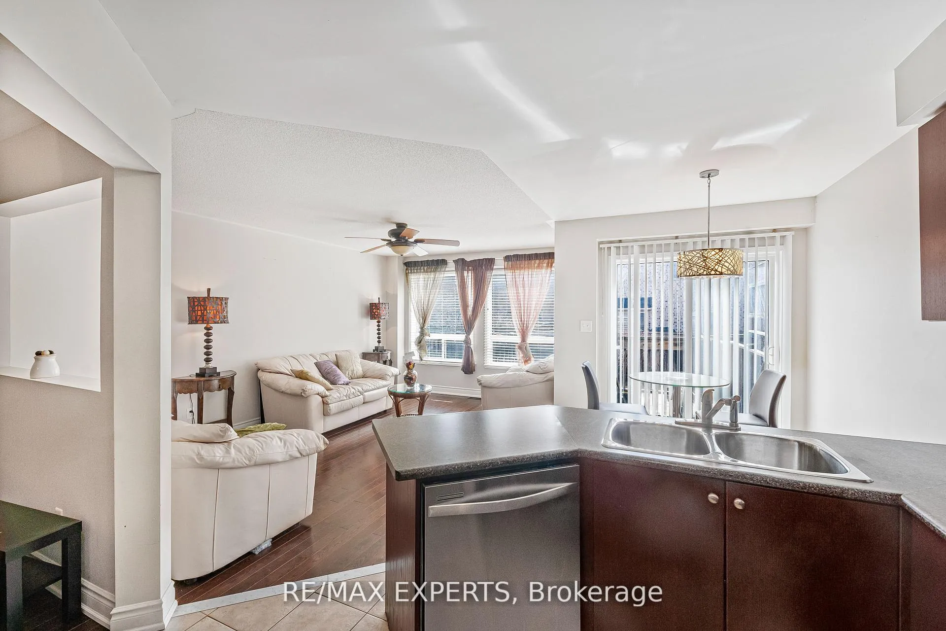 Photo 5 of 129 Angier Crescent, Ajax, South East — HOMEH