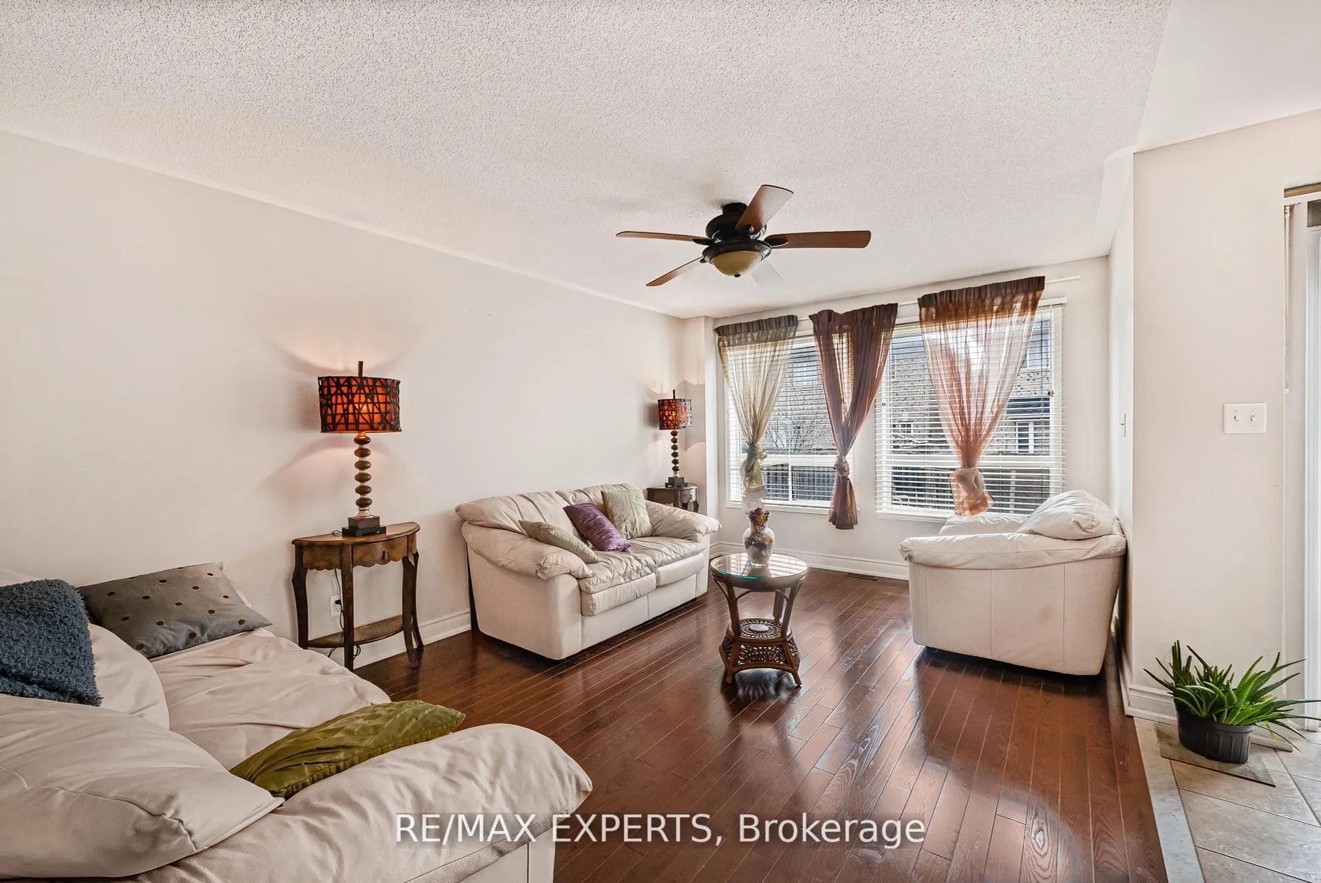 Photo 9 of 129 Angier Crescent, Ajax, South East — HOMEH