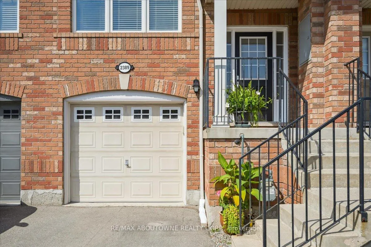 Photo 3 of 2389 Coho Way, Oakville, Westmount — HOMEH