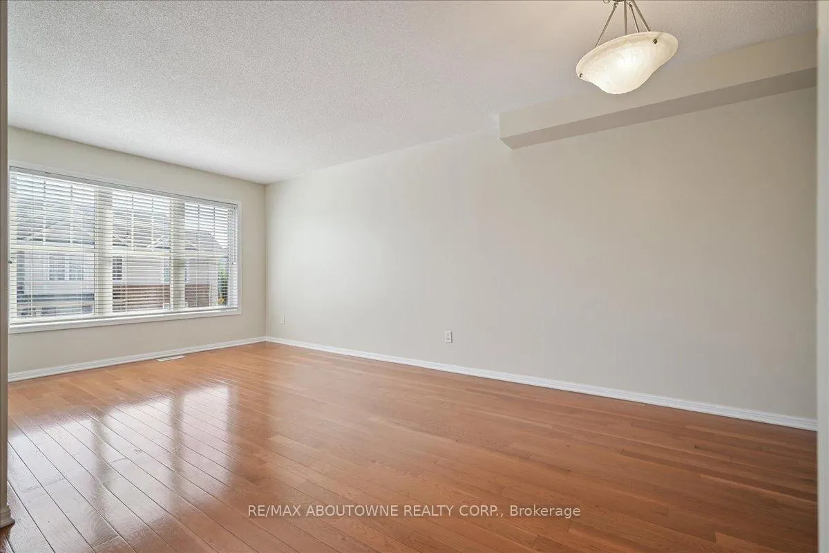 Photo 7 of 2389 Coho Way, Oakville, Westmount — HOMEH