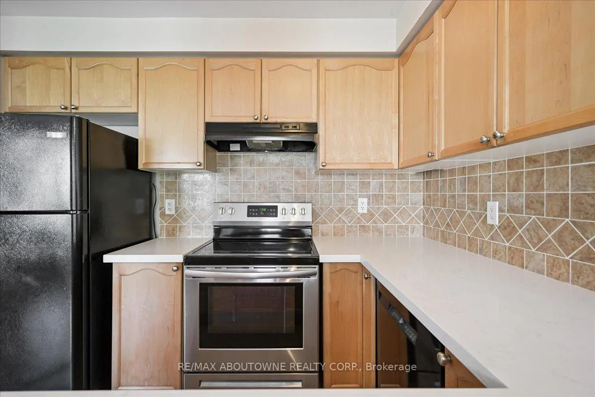 Photo 20 of 2389 Coho Way, Oakville, Westmount — HOMEH