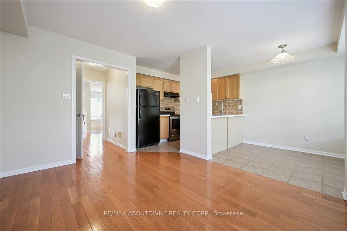 Photo 21 of 2389 Coho Way, Oakville, Westmount — HOMEH