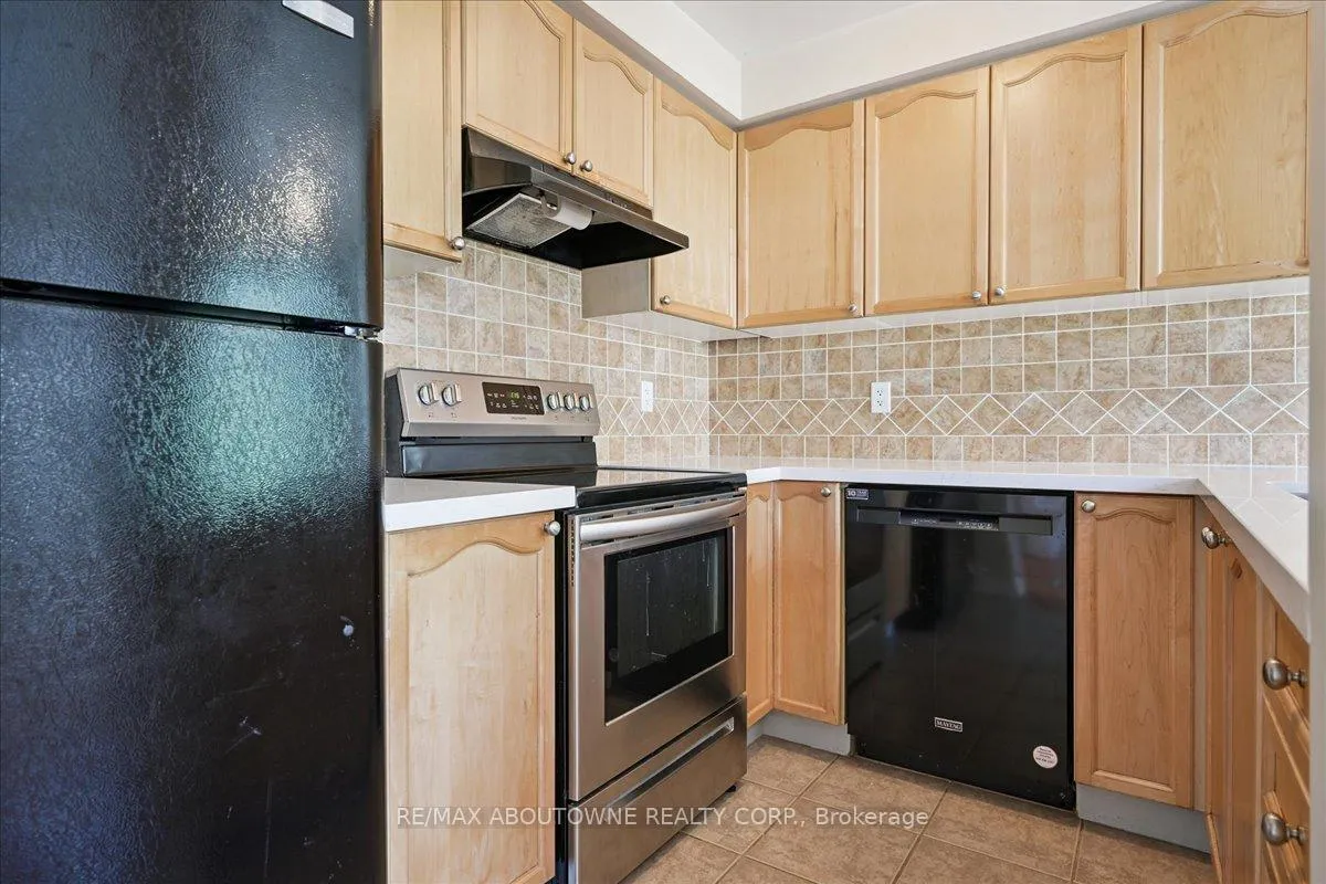Photo 24 of 2389 Coho Way, Oakville, Westmount — HOMEH