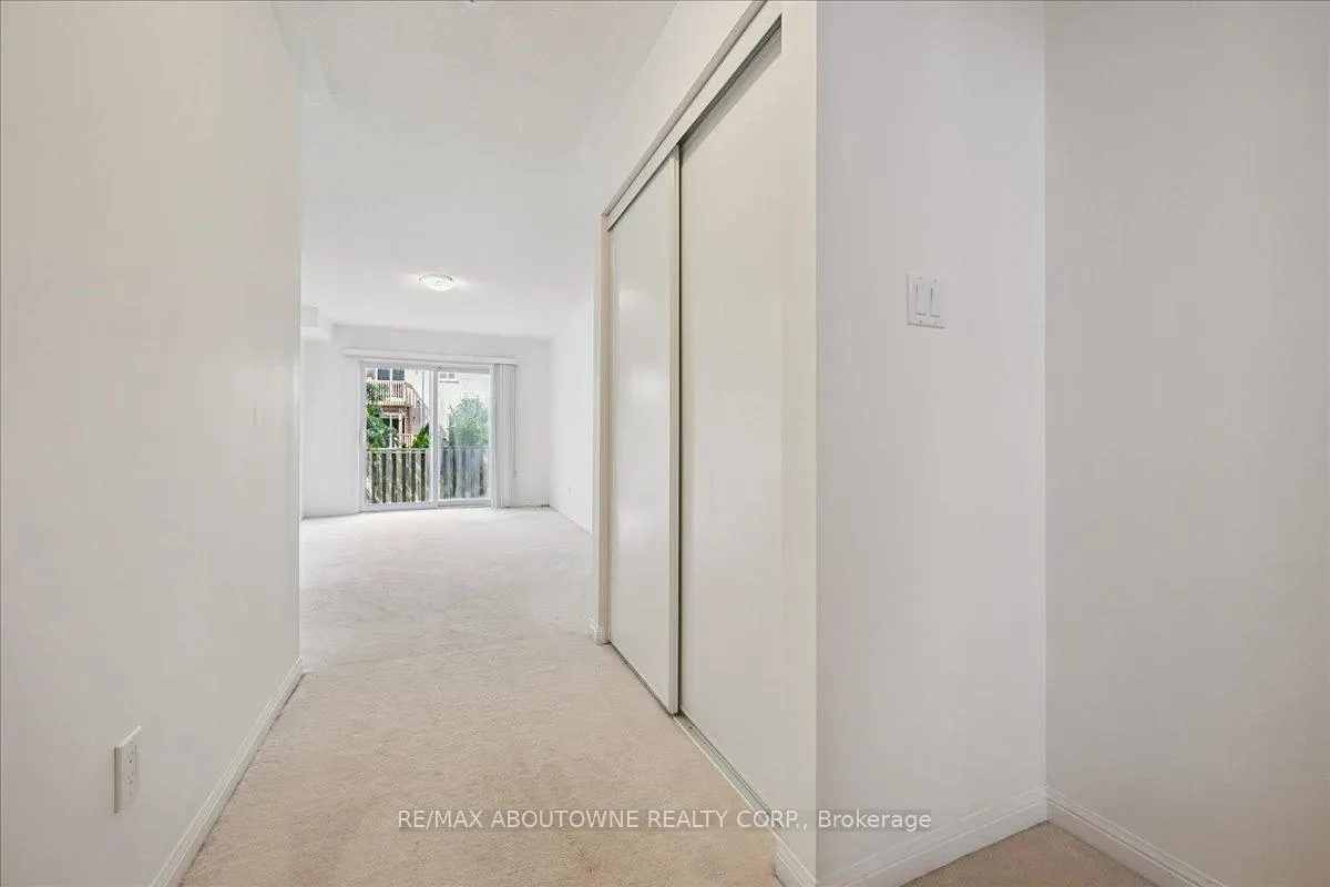 Photo 33 of 2389 Coho Way, Oakville, Westmount — HOMEH