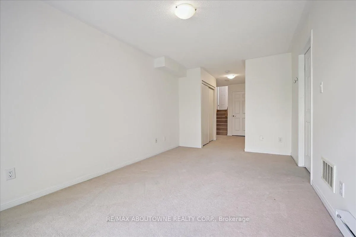 Photo 36 of 2389 Coho Way, Oakville, Westmount — HOMEH