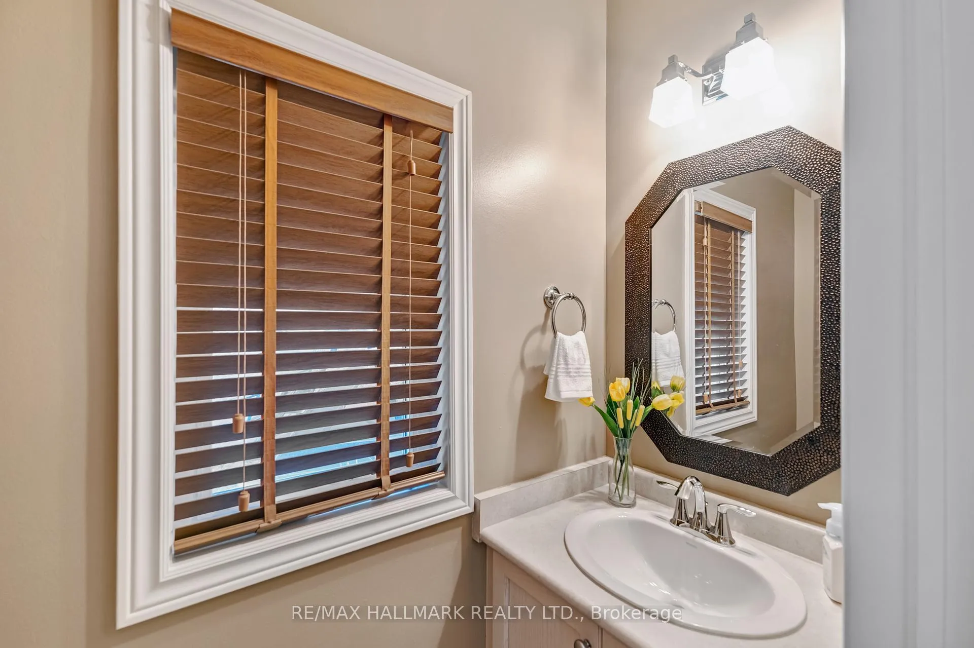 Photo 20 of 91 Capera Drive, Vaughan, Vellore Village — HOMEH