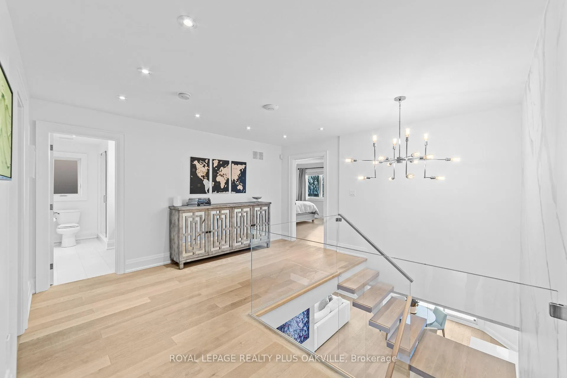 Photo 20 of 77 Spring Azure Crescent, Oakville, Bronte — HOMEH