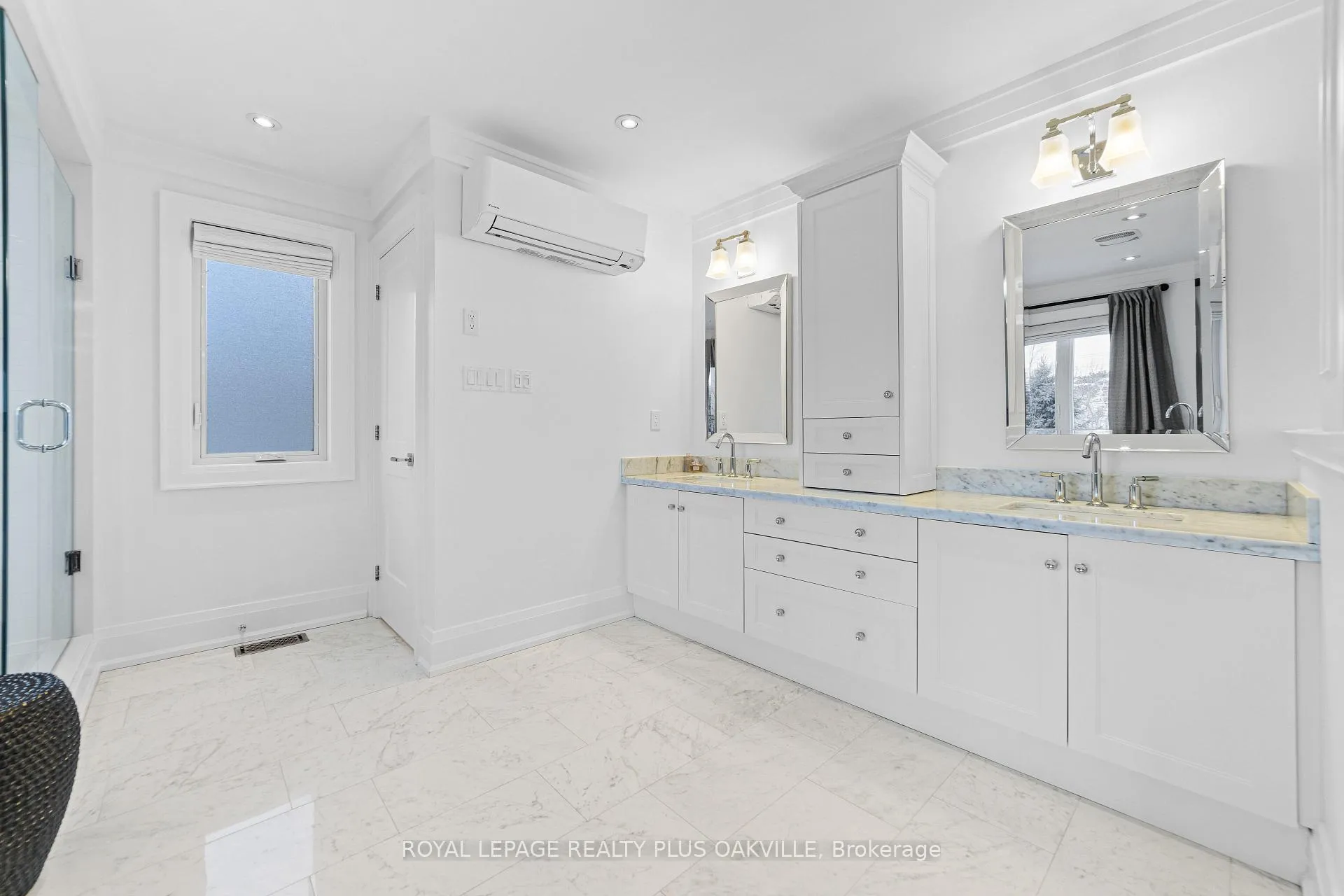 Photo 24 of 77 Spring Azure Crescent, Oakville, Bronte — HOMEH
