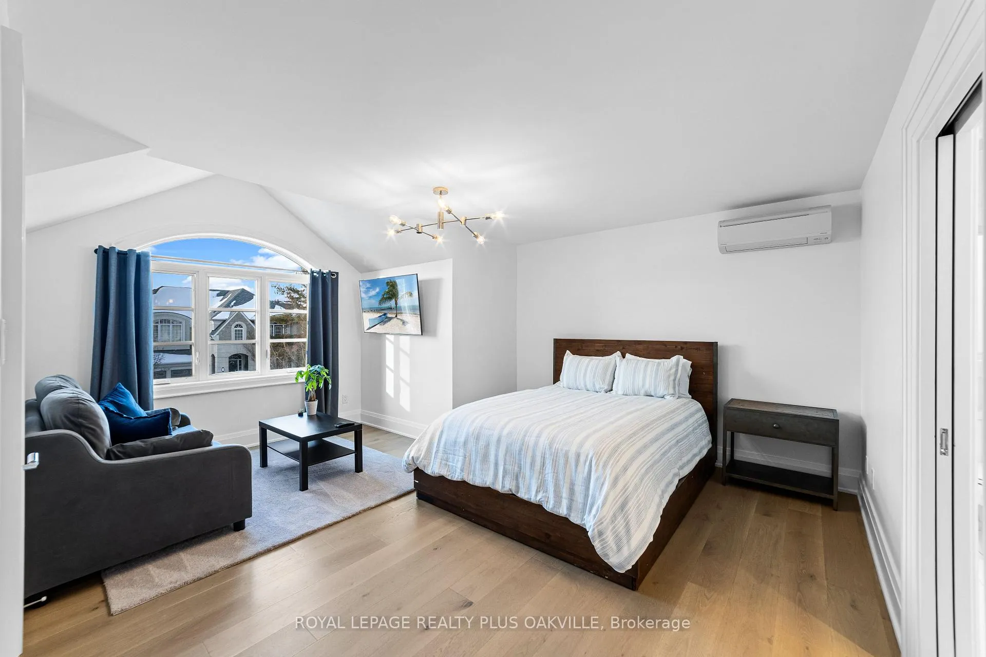 Photo 26 of 77 Spring Azure Crescent, Oakville, Bronte — HOMEH