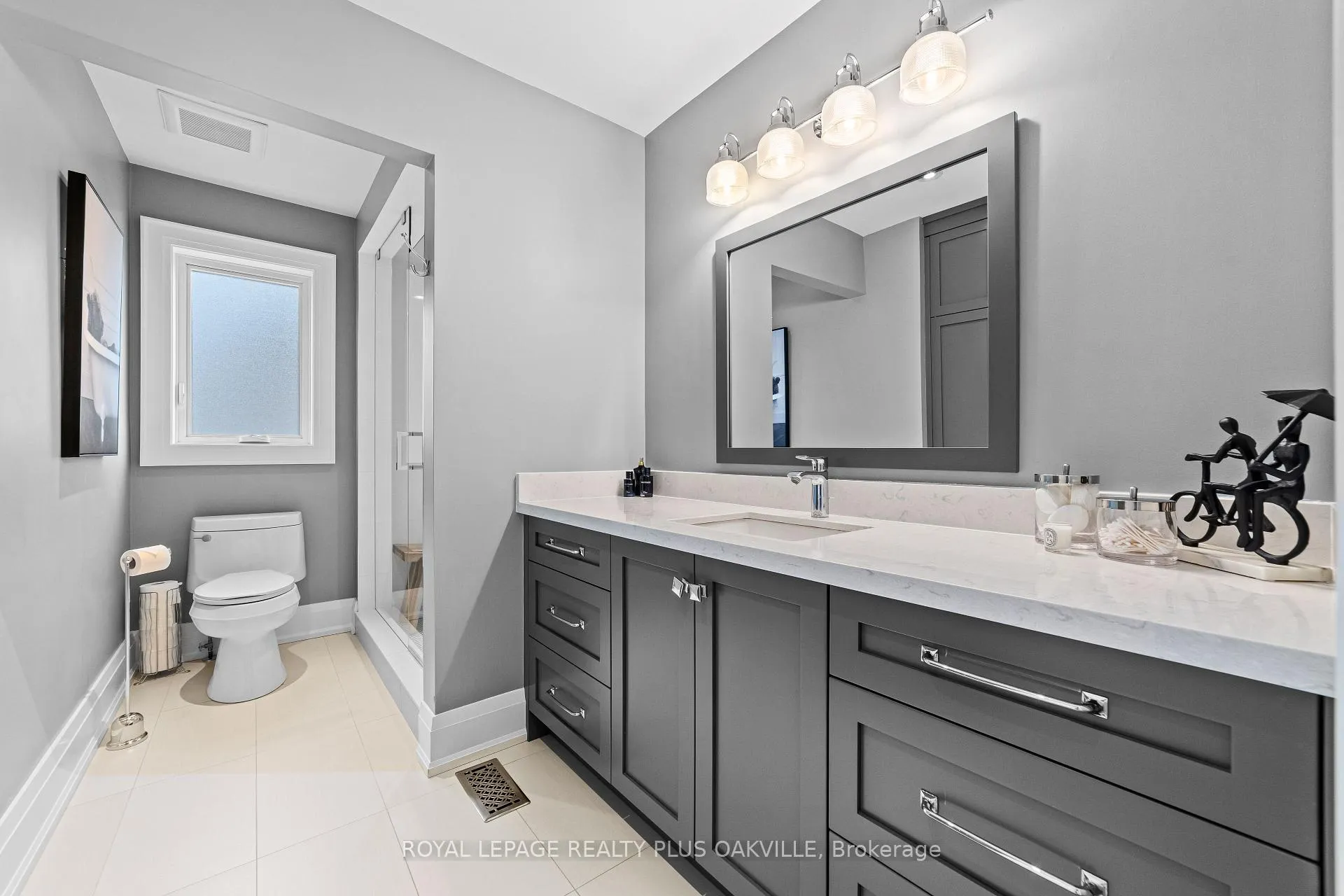 Photo 32 of 77 Spring Azure Crescent, Oakville, Bronte — HOMEH