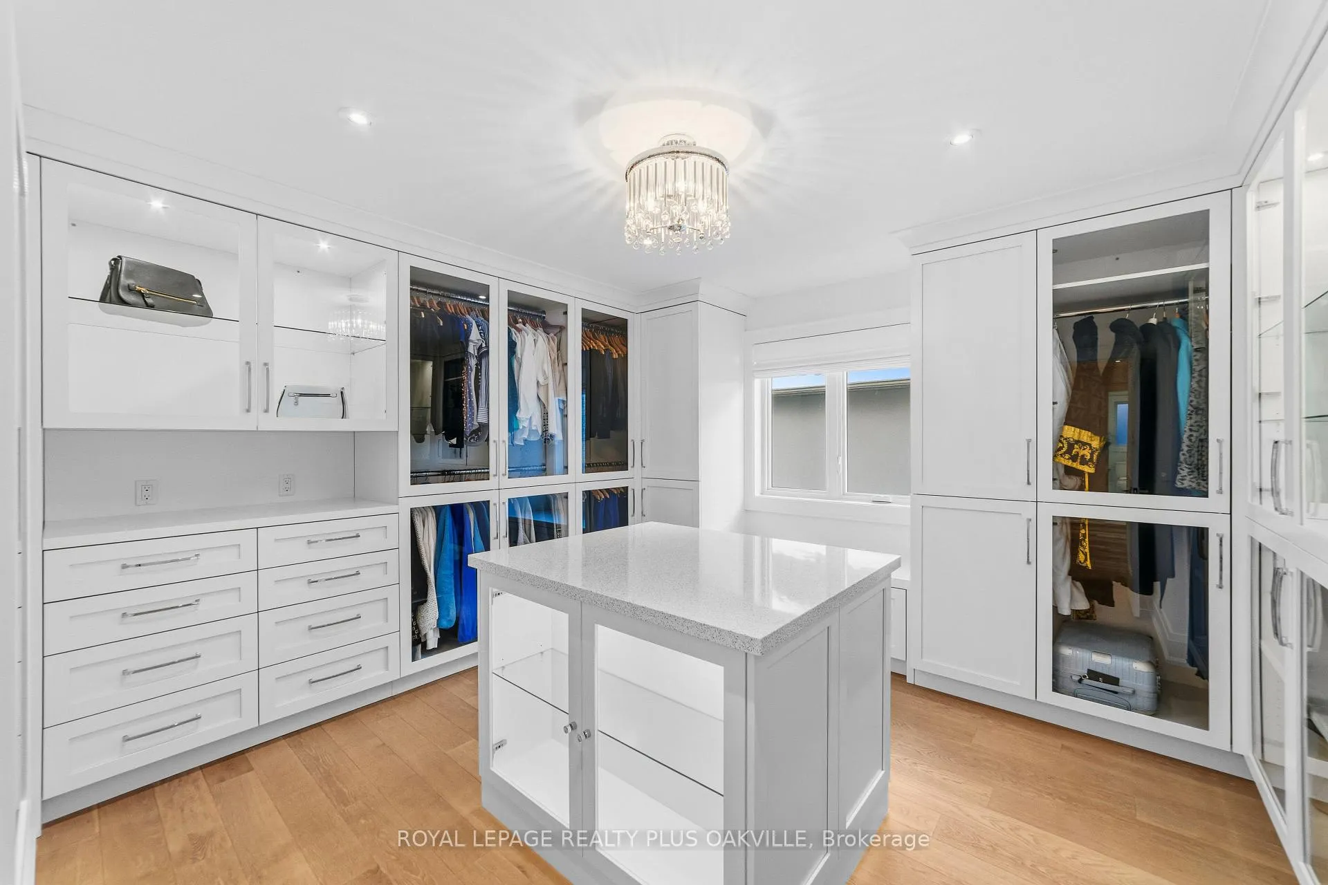Photo 33 of 77 Spring Azure Crescent, Oakville, Bronte — HOMEH