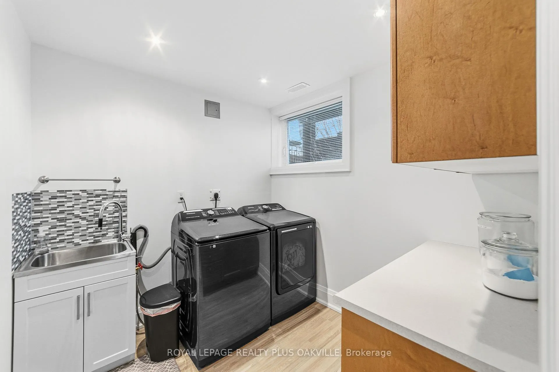 Photo 36 of 77 Spring Azure Crescent, Oakville, Bronte — HOMEH