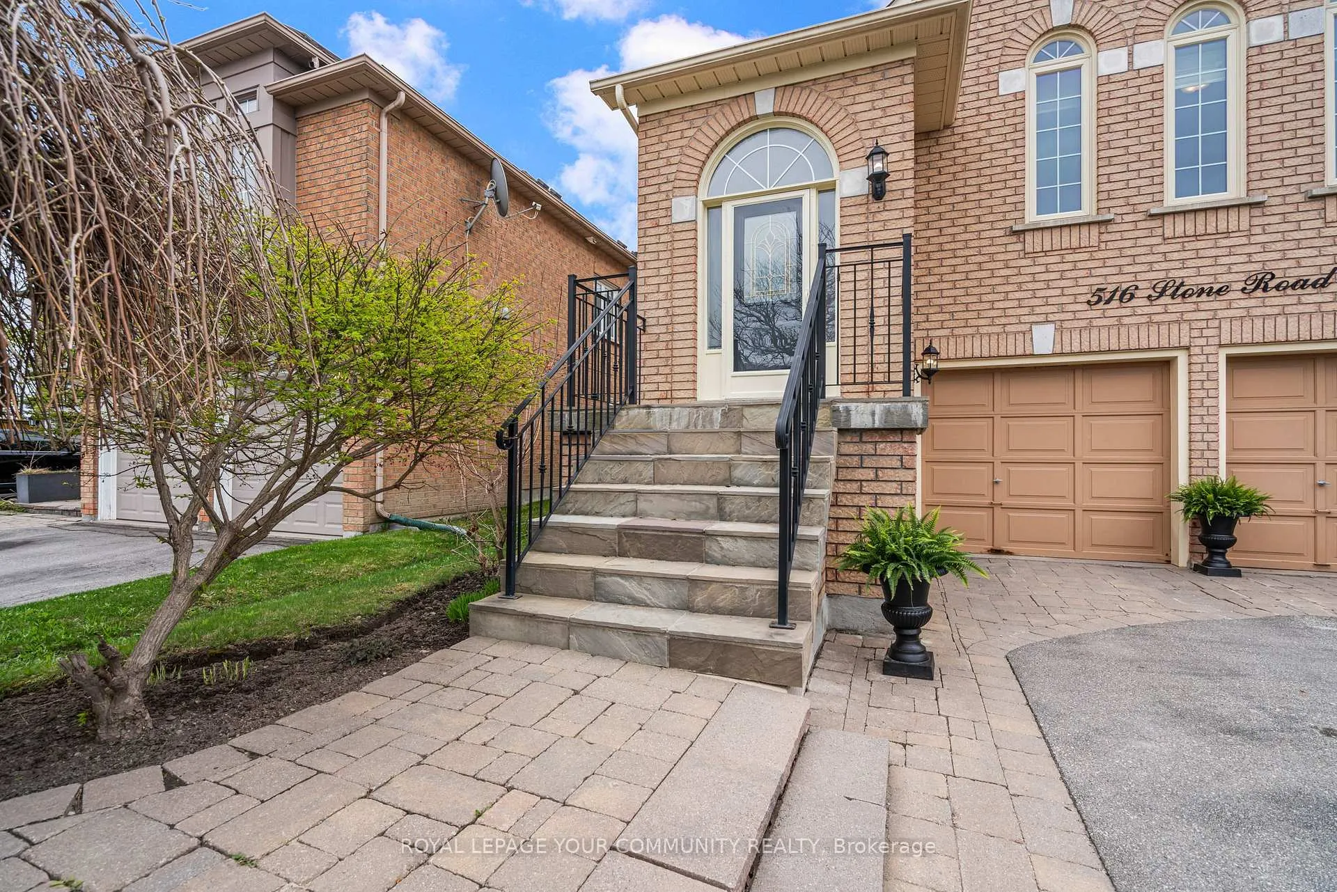 Photo 2 of 516 Stone Road, Aurora, Aurora Grove — HOMEH