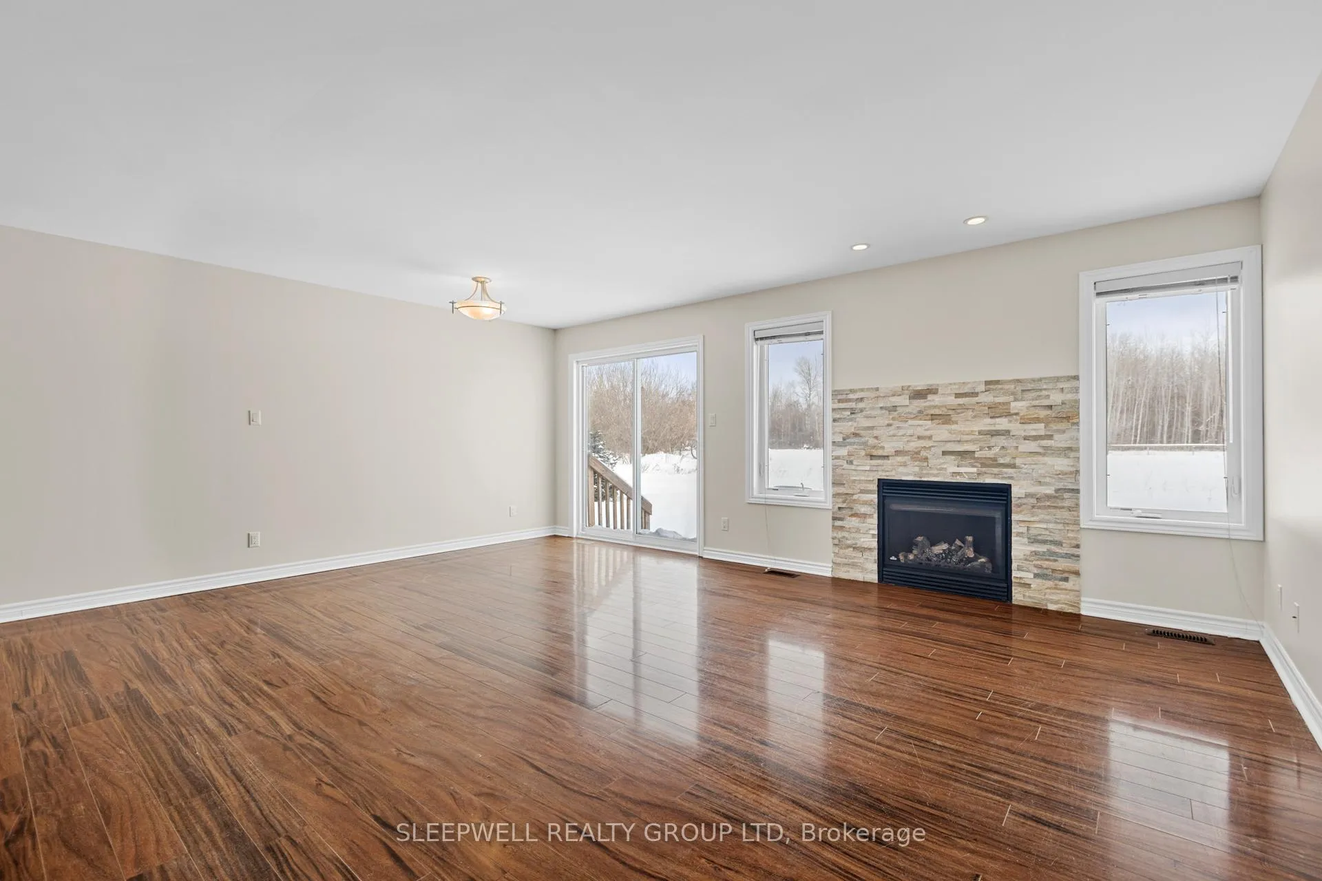 Photo 7 of 94 Fourth Avenue, Arnprior — HOMEH