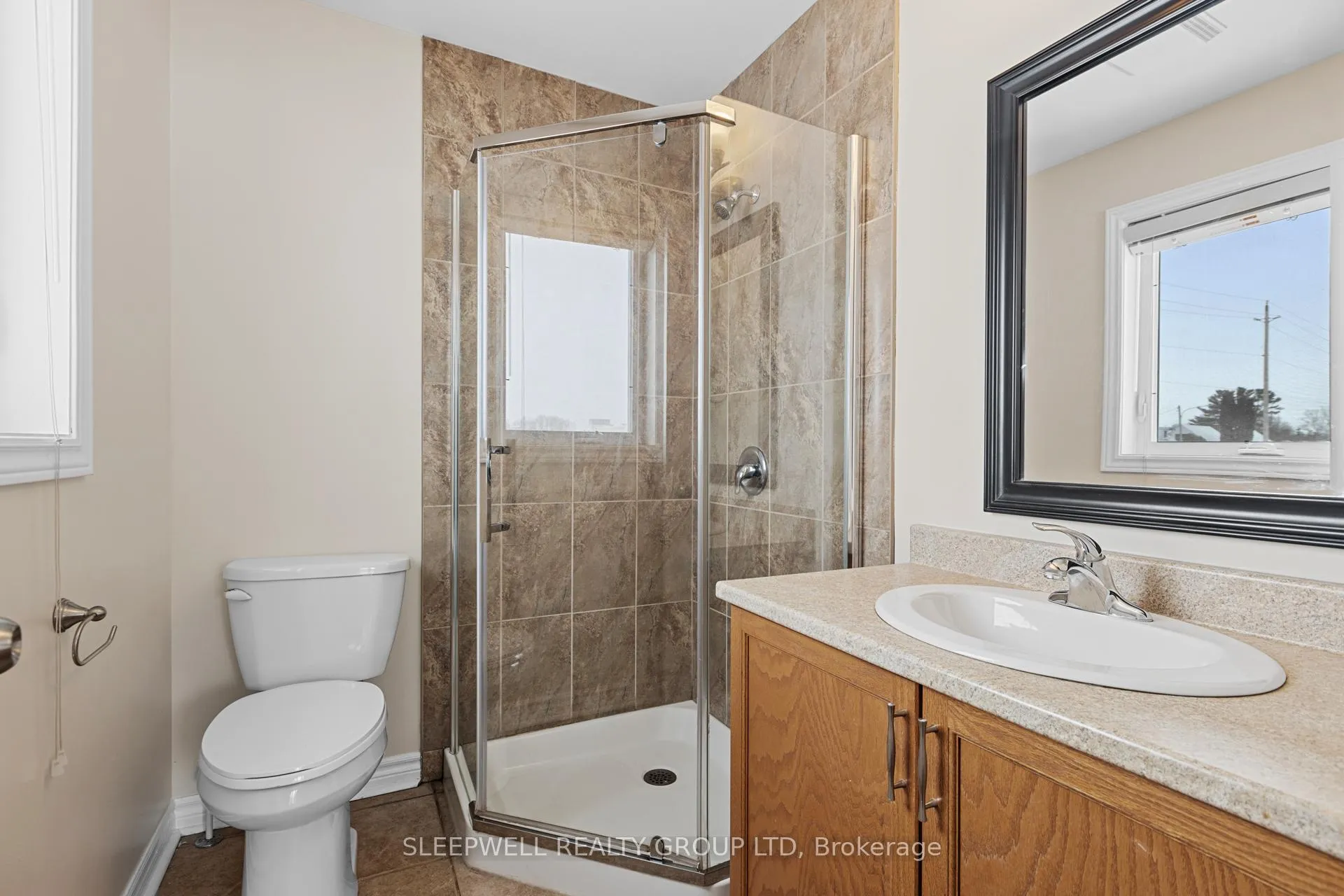 Photo 10 of 94 Fourth Avenue, Arnprior — HOMEH