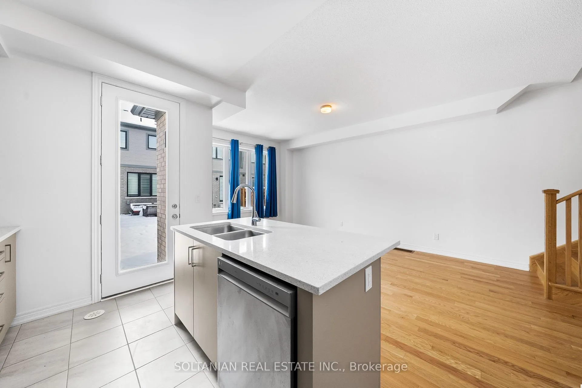 Photo 12 of 54 Sorbara Way, Whitby, Brooklin — HOMEH
