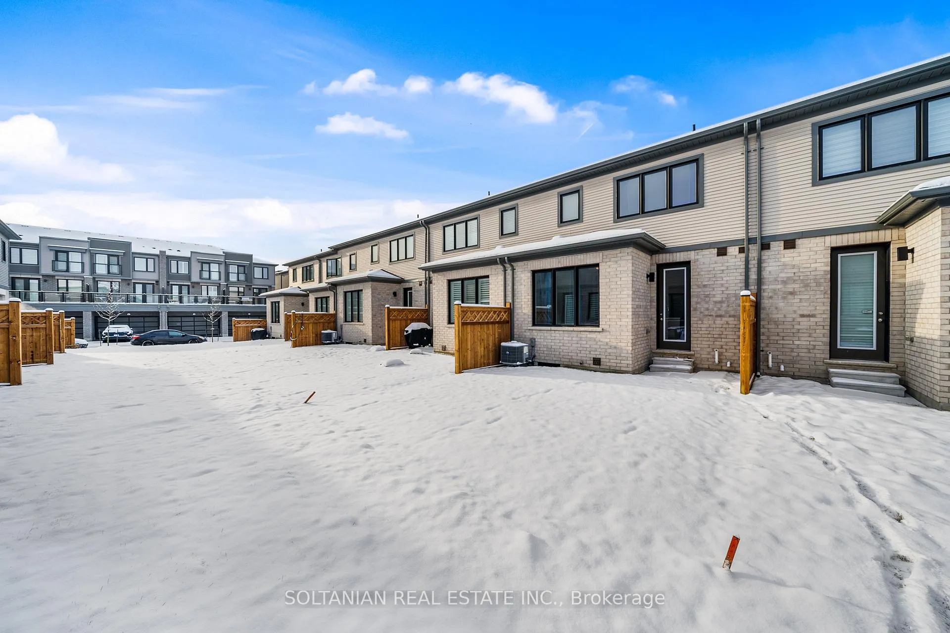 Photo 27 of 54 Sorbara Way, Whitby, Brooklin — HOMEH