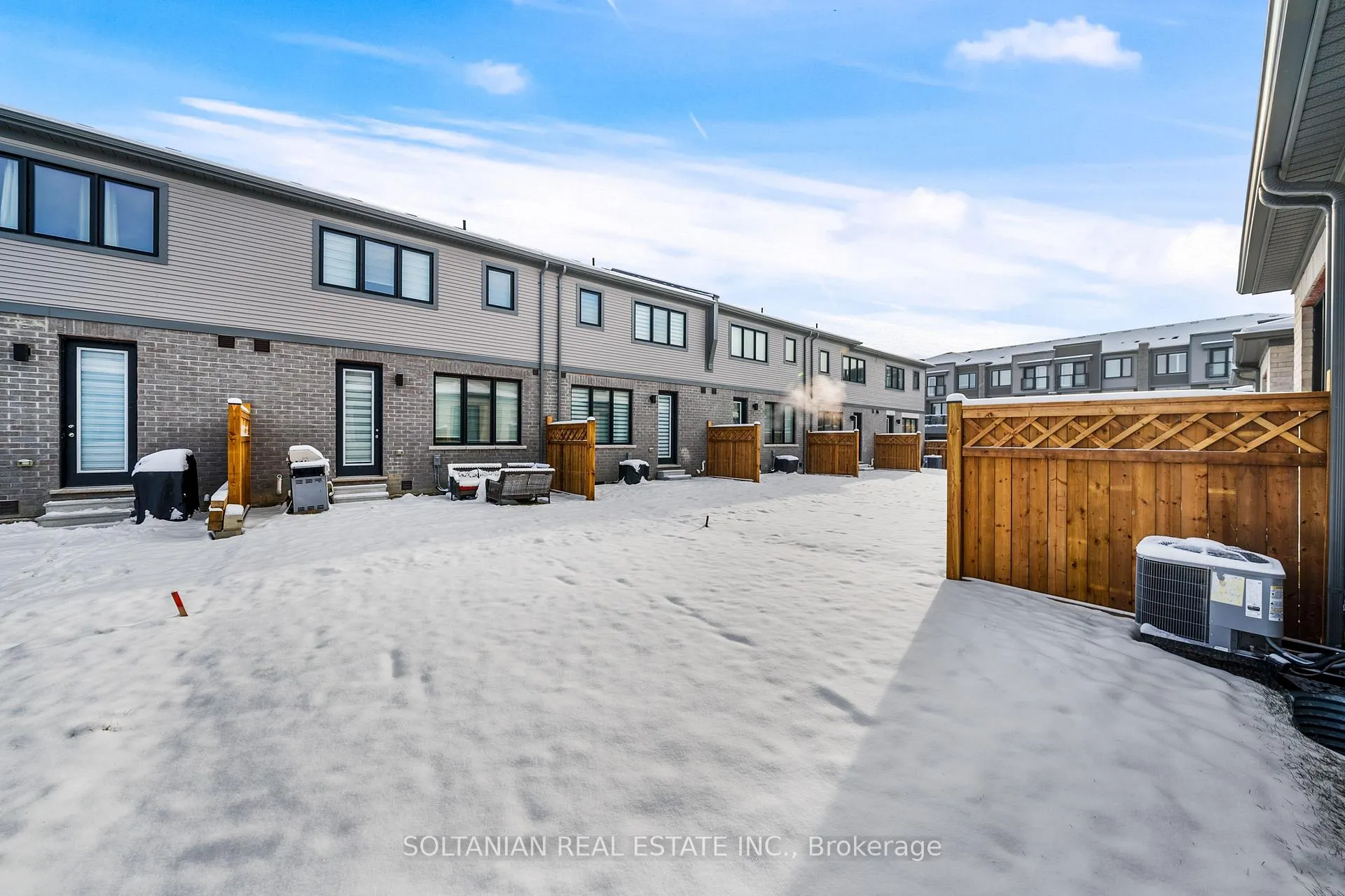 Photo 28 of 54 Sorbara Way, Whitby, Brooklin — HOMEH