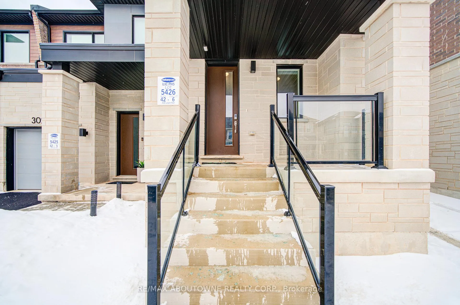 Photo 3 of 3028 Langdon Road, Oakville, Joshua Meadows — HOMEH