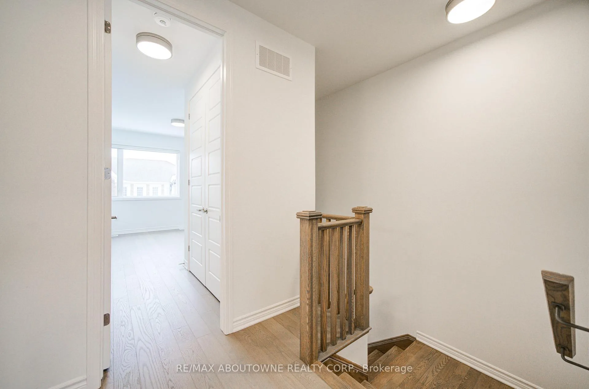 Photo 14 of 3028 Langdon Road, Oakville, Joshua Meadows — HOMEH