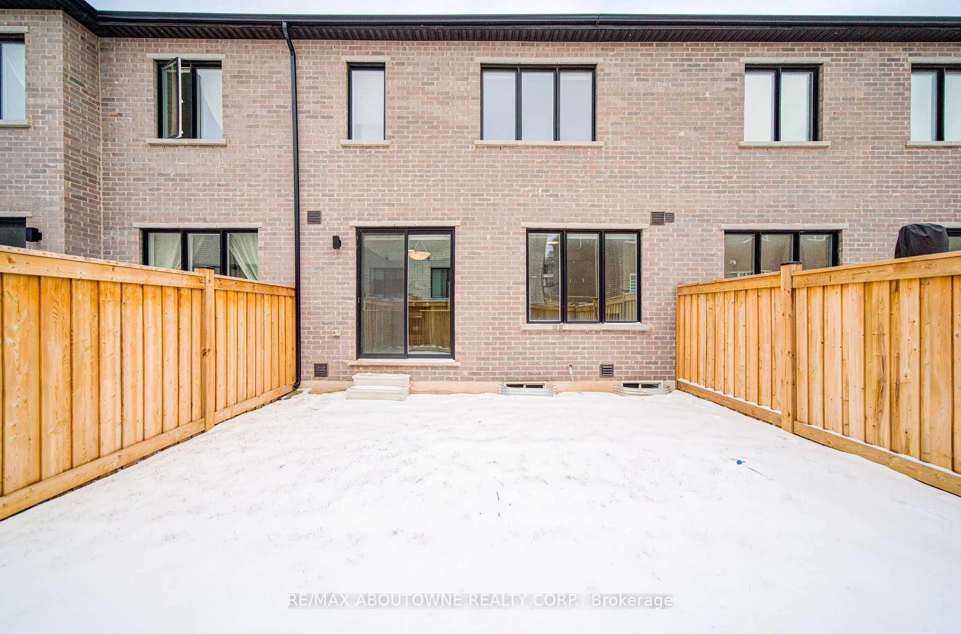 Photo 20 of 3028 Langdon Road, Oakville, Joshua Meadows — HOMEH