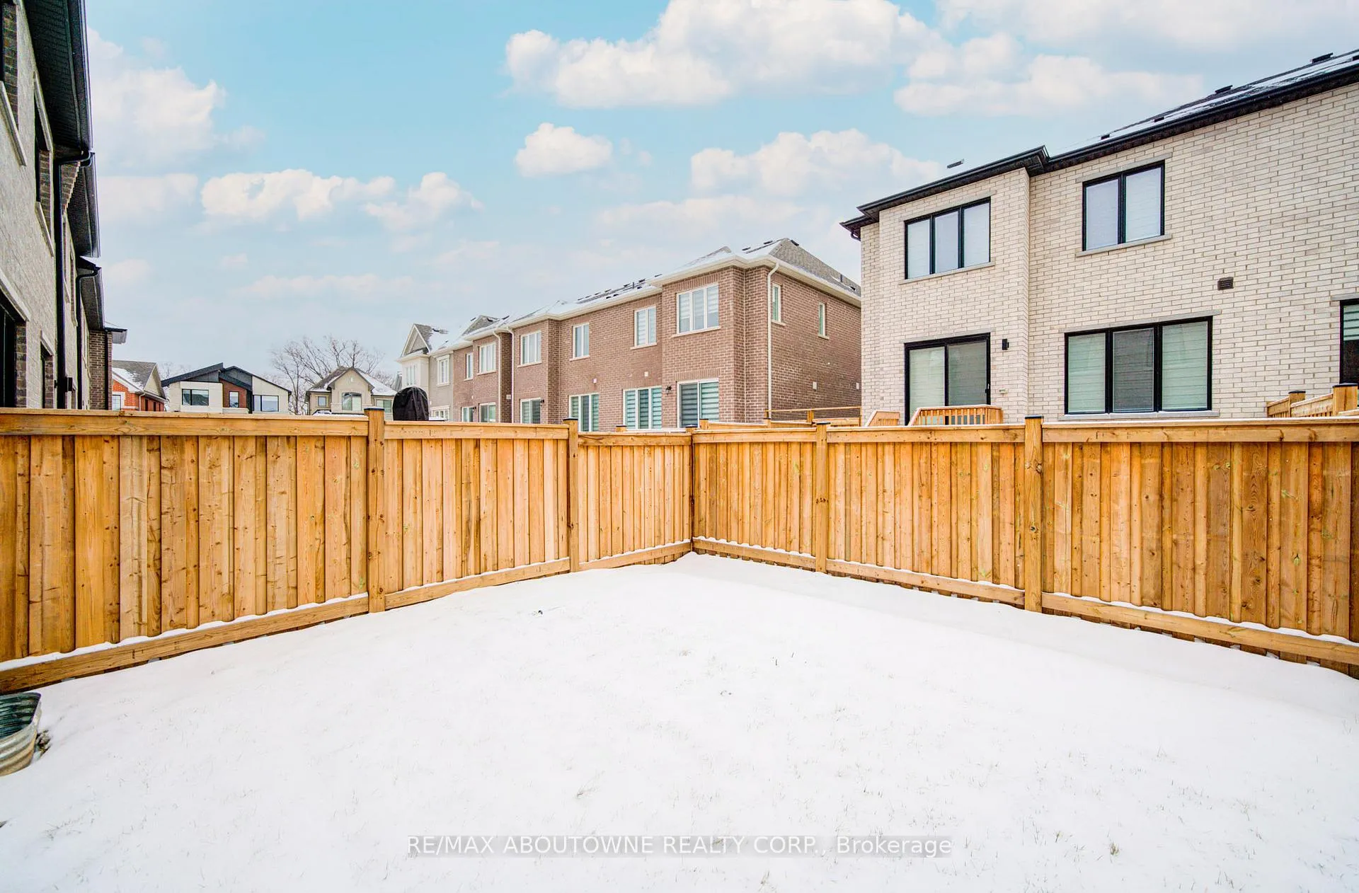 Photo 21 of 3028 Langdon Road, Oakville, Joshua Meadows — HOMEH